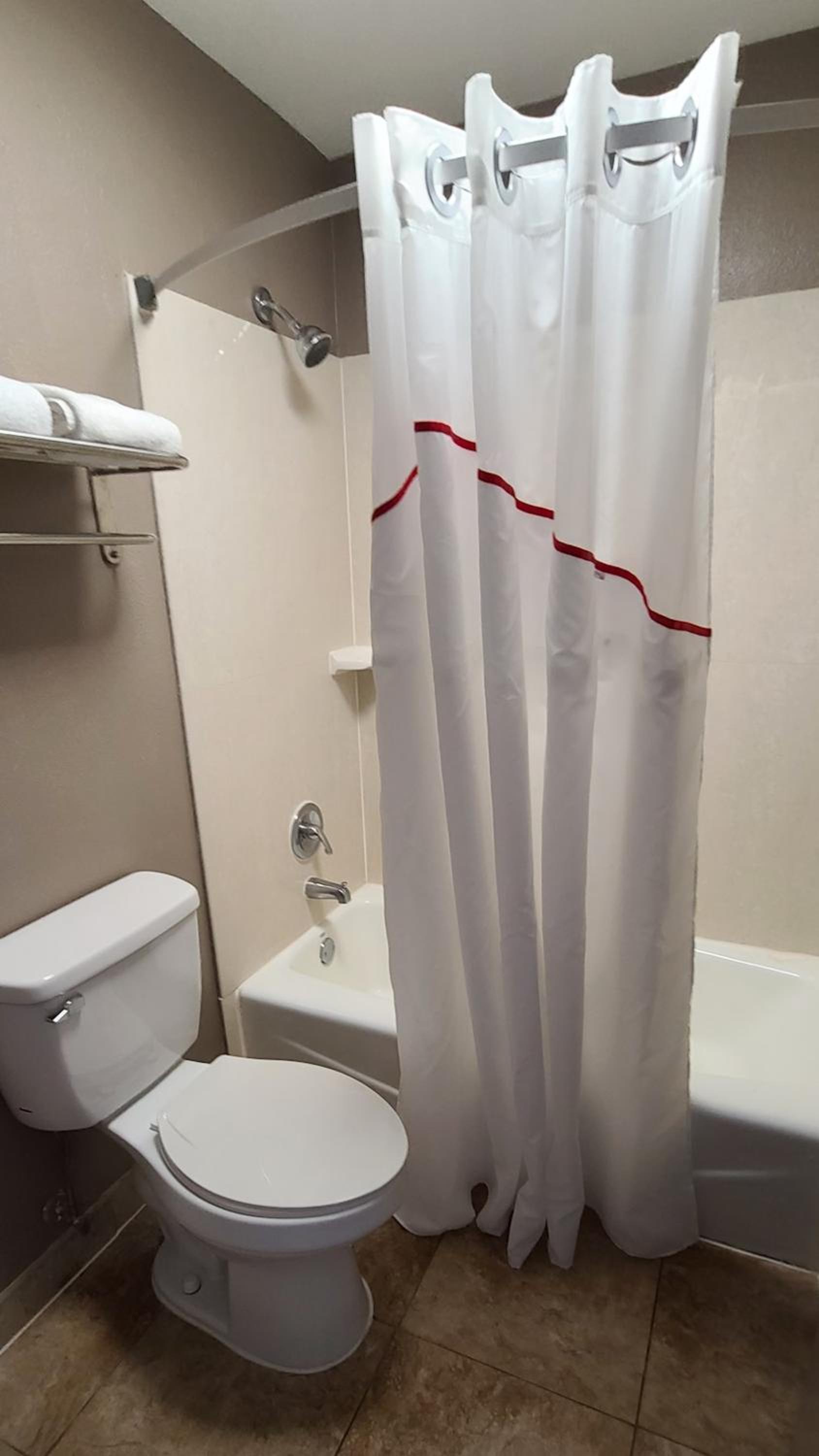 Red Roof Inn & Suites Duncan photo 23