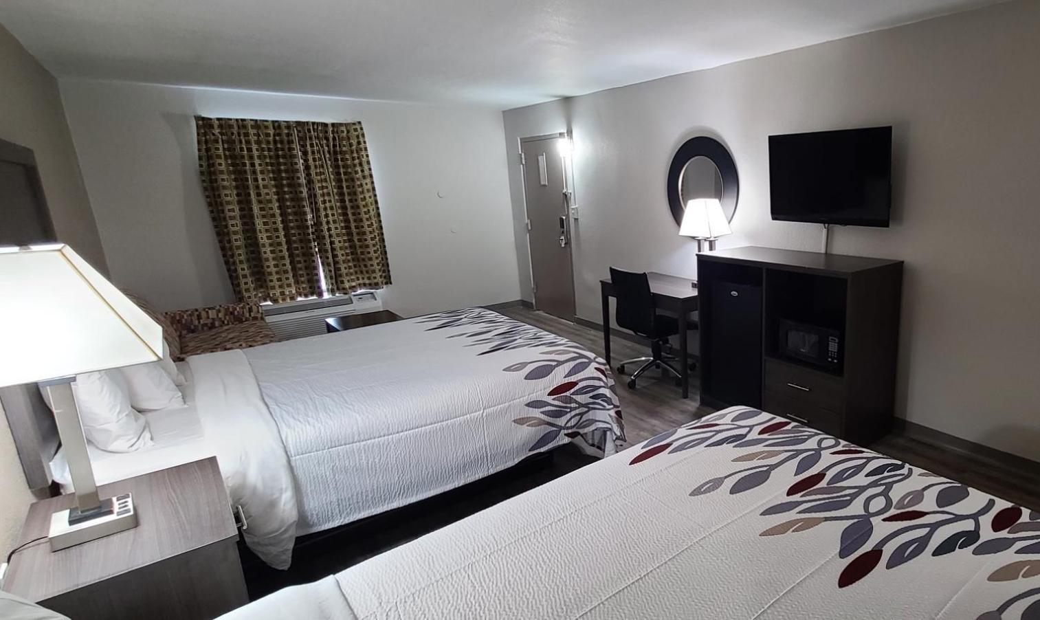 Red Roof Inn & Suites Duncan photo 9