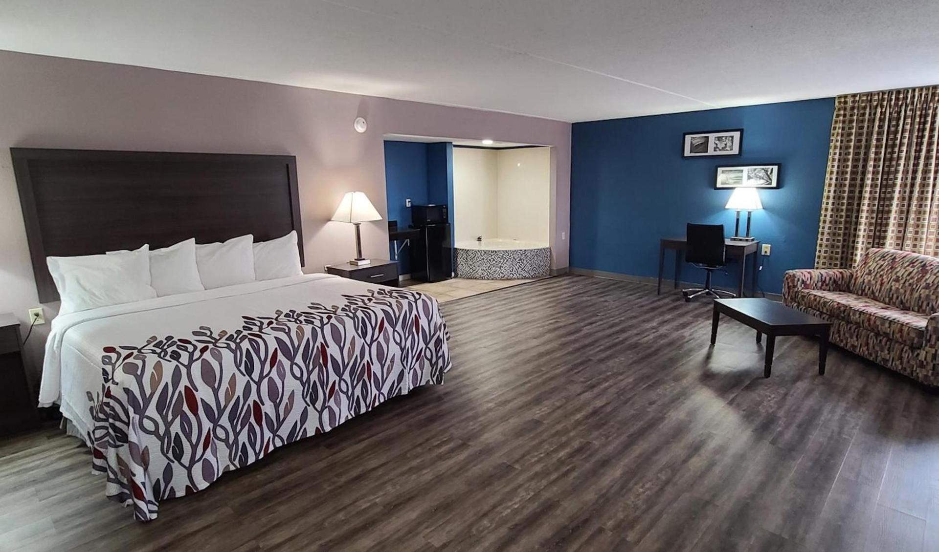 Red Roof Inn & Suites Duncan photo 16