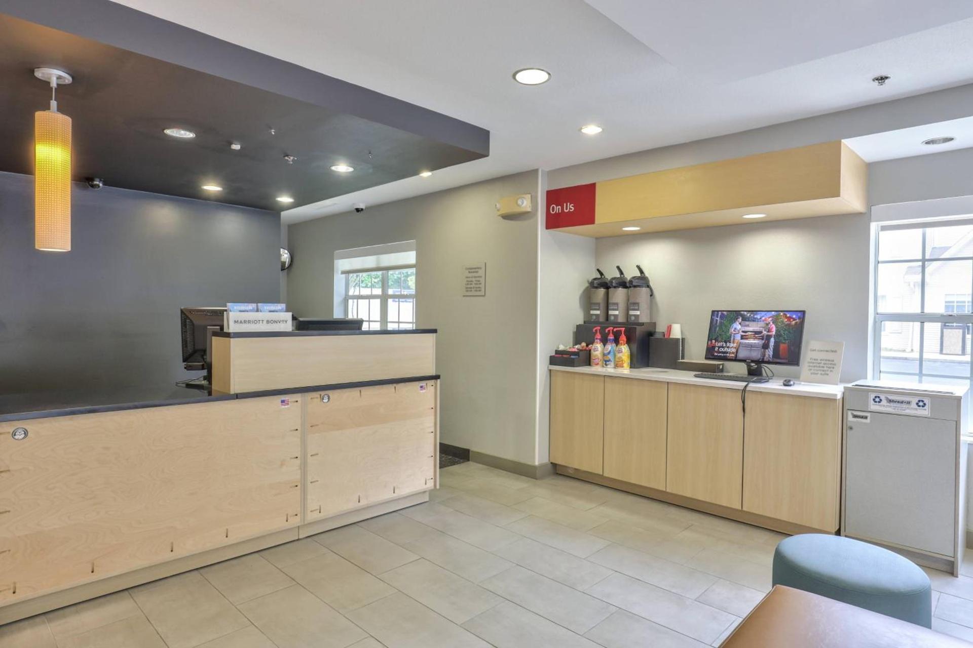 MainStay Suites photo 3