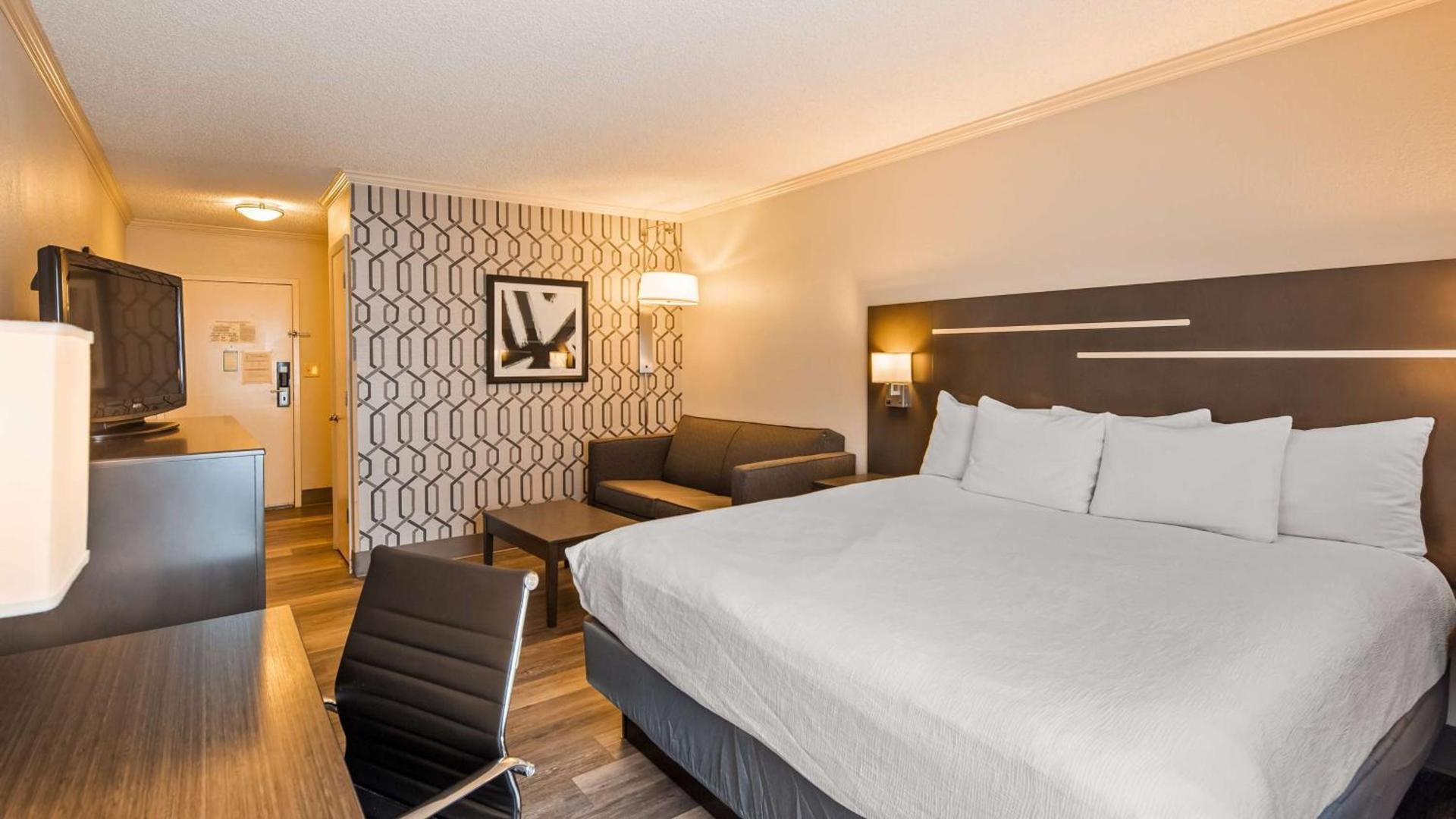 Best Western Plus Morristown Conference Center photo 8