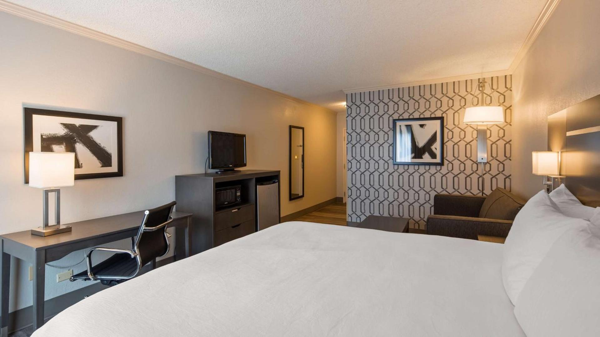 Best Western Plus Morristown Conference Center photo 11