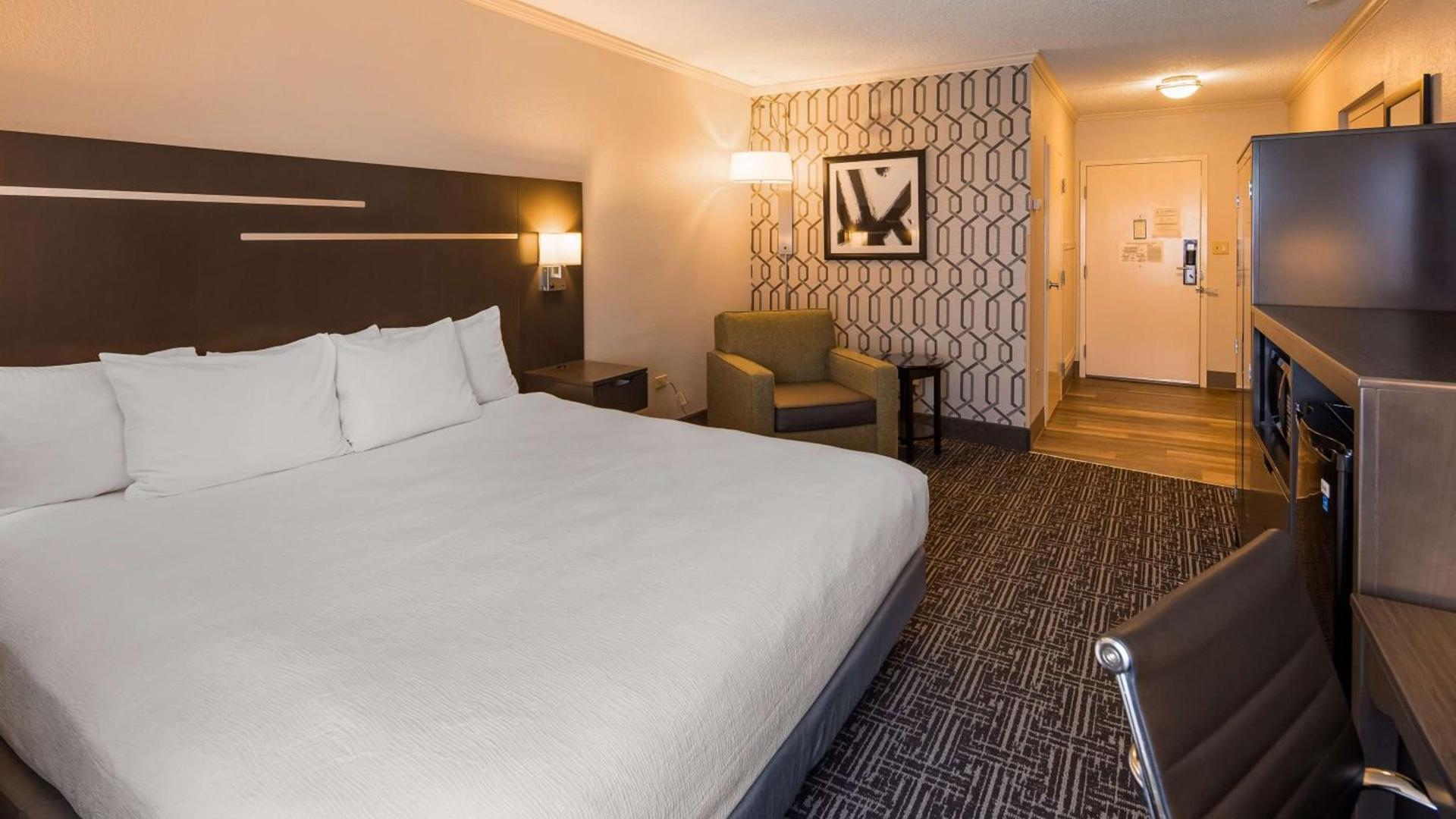 Best Western Plus Morristown Conference Center photo 7