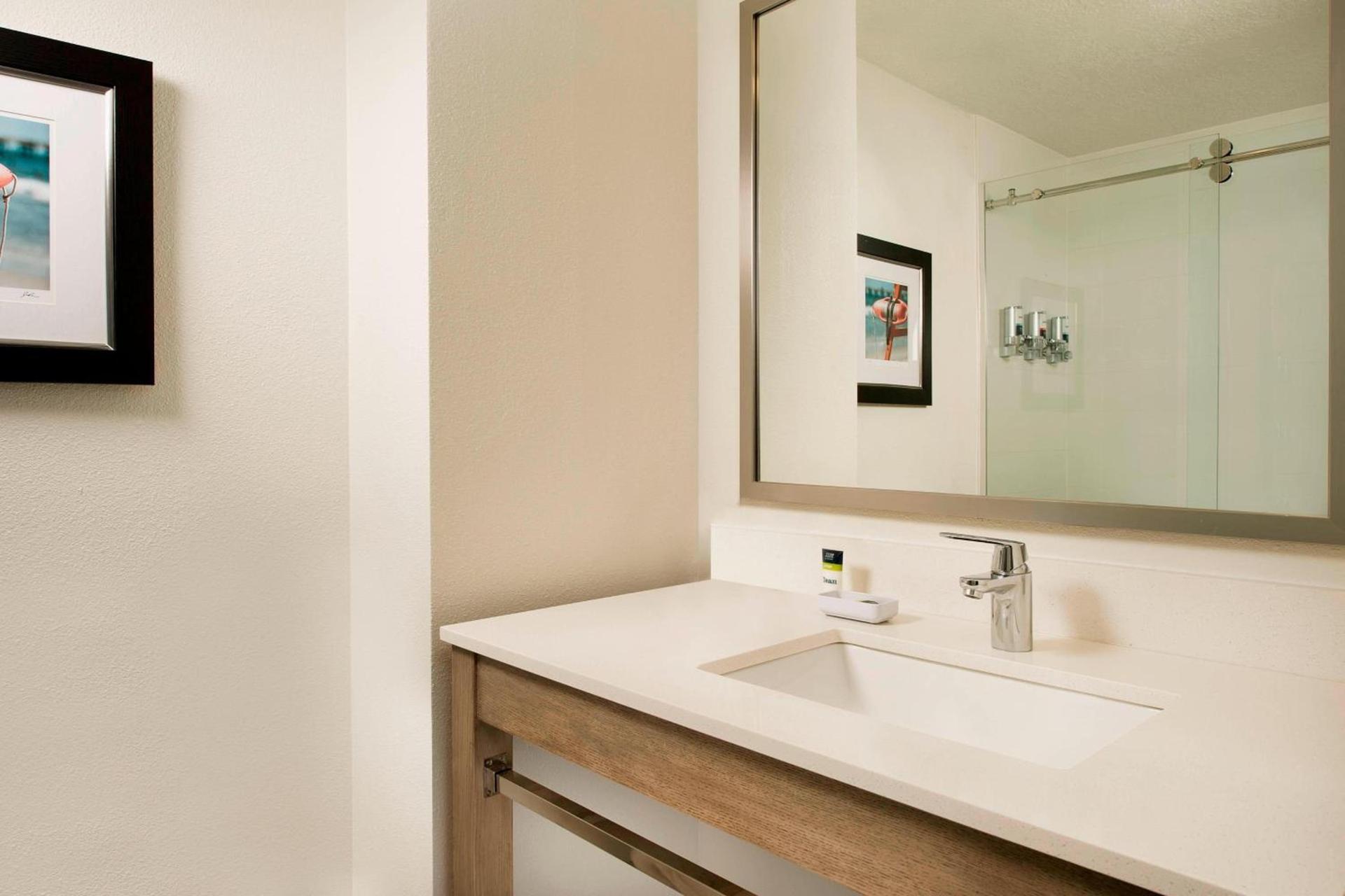 Four Points by Sheraton Jacksonville Beachfront photo 14