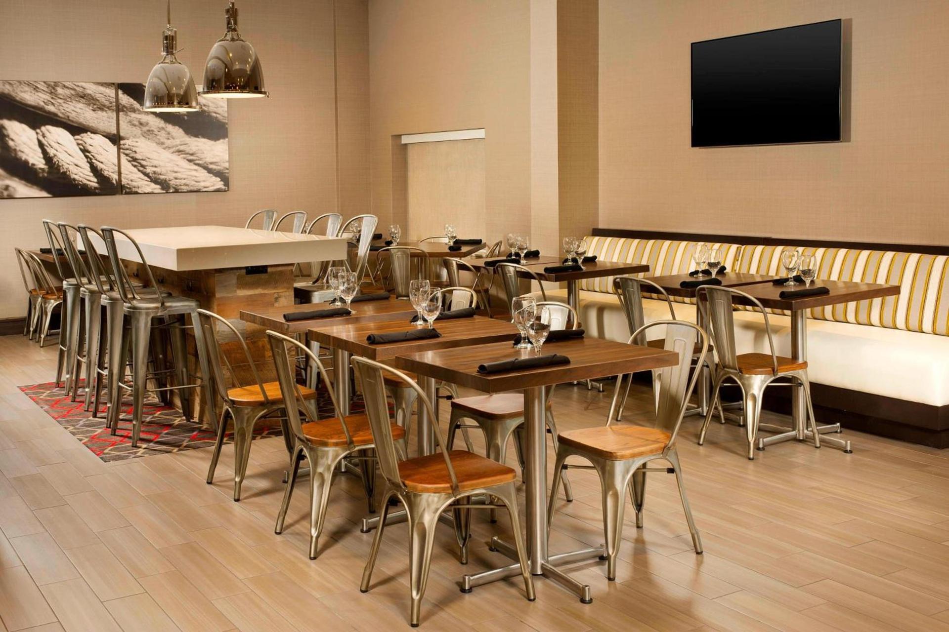 Four Points by Sheraton Jacksonville Beachfront photo 18