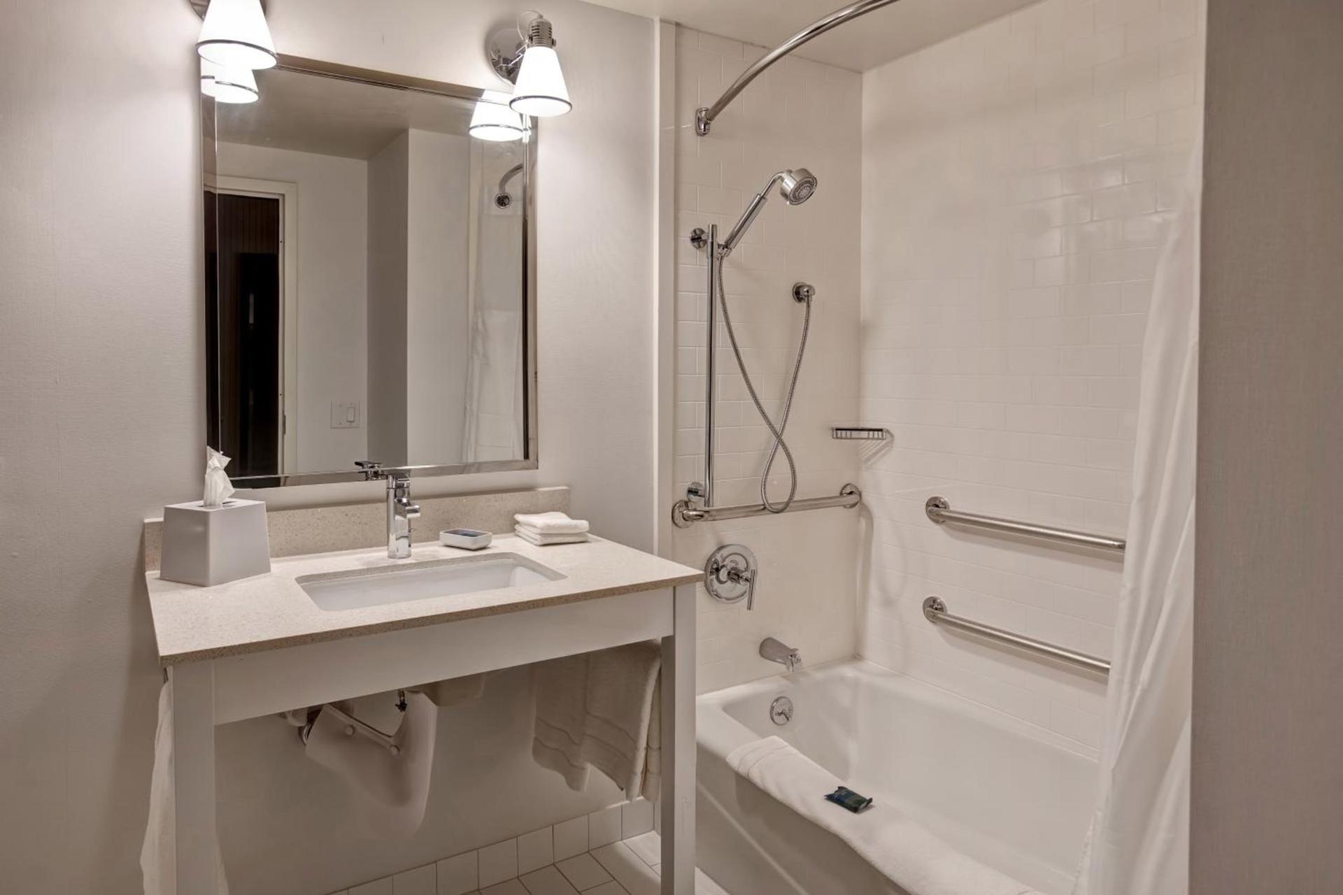 Four Points by Sheraton Peoria photo 42