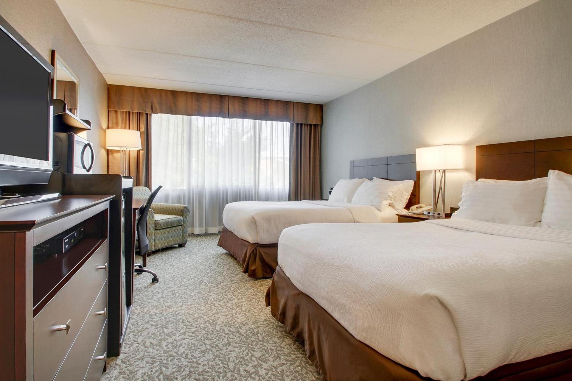 Holiday Inn Westbury-Long Island by IHG photo 42