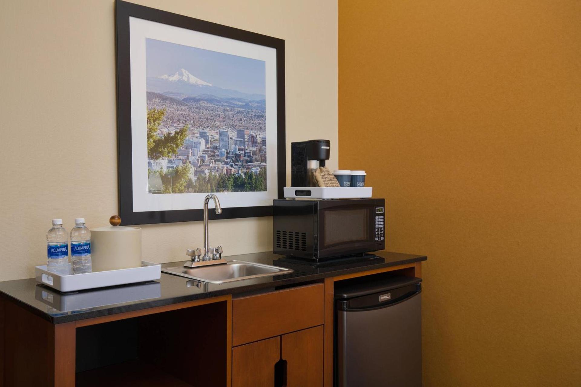 Four Points by Sheraton Portland East photo 5