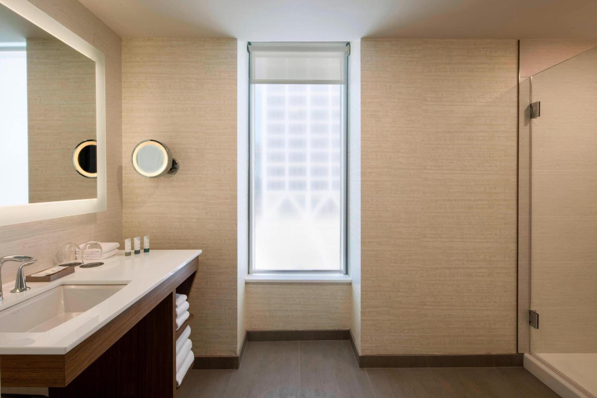 The Westin Milwaukee photo 18