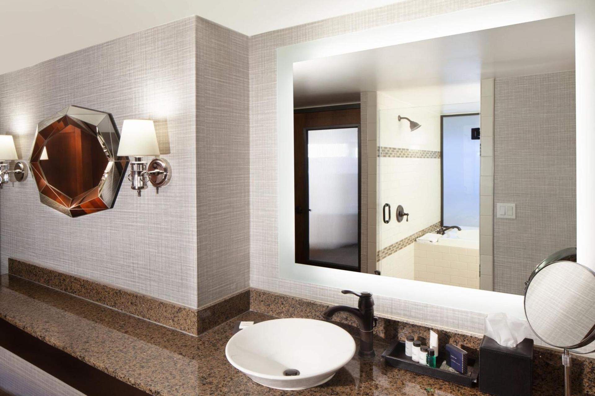 Sheraton Anchorage Hotel photo 43