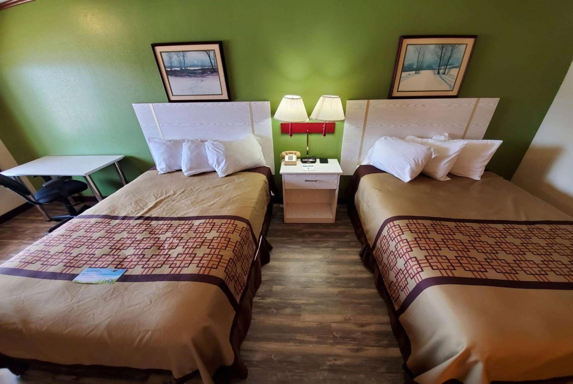 Days Inn by Wyndham Monett photo 12