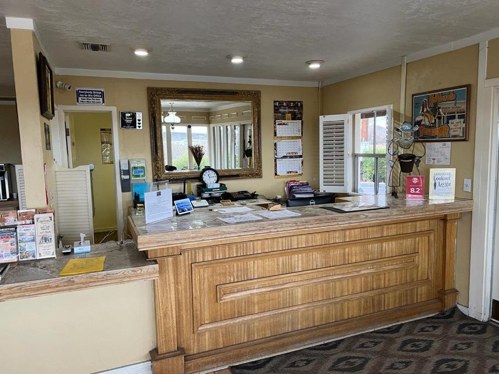 Tombstone Lookout Lodge, SureStay Collection by Best Western photo 35