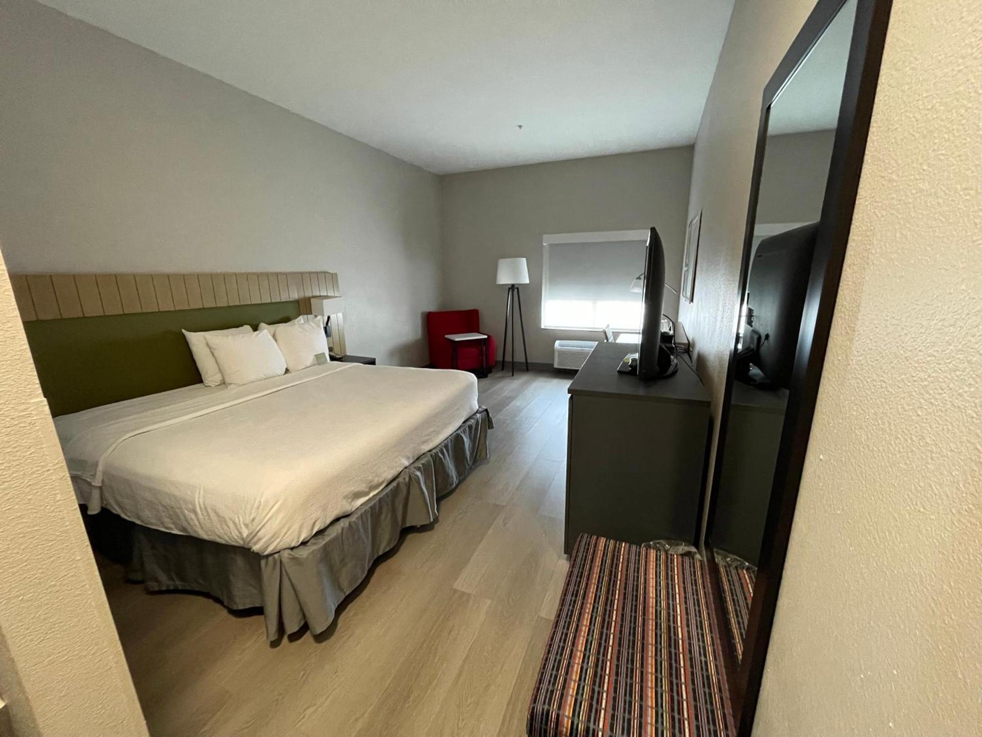 Country Inn & Suites by Radisson, Midway - Tallahassee West photo 11