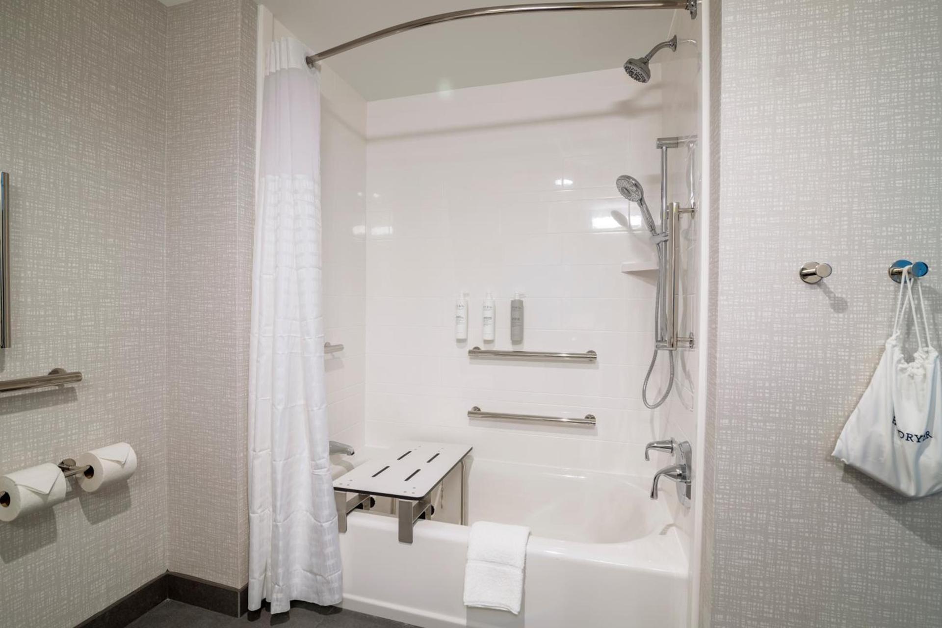Hampton Inn Lincoln White Mountains photo 59