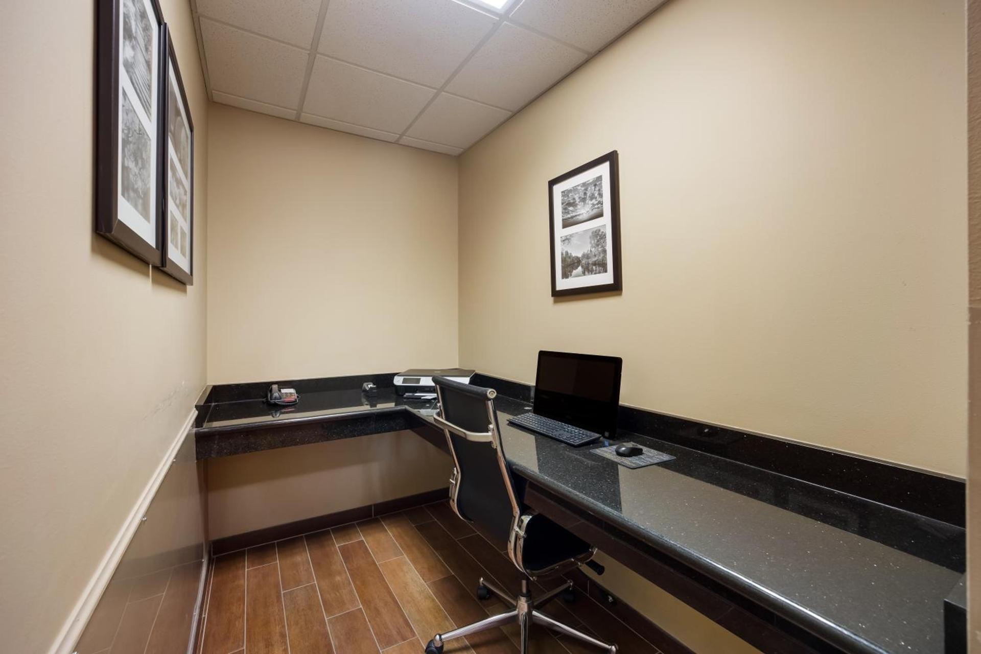 Sleep Inn & Suites Colby photo 38