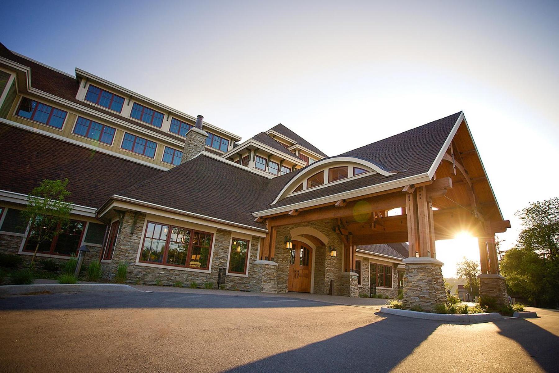 Tamarack Lodge photo 4