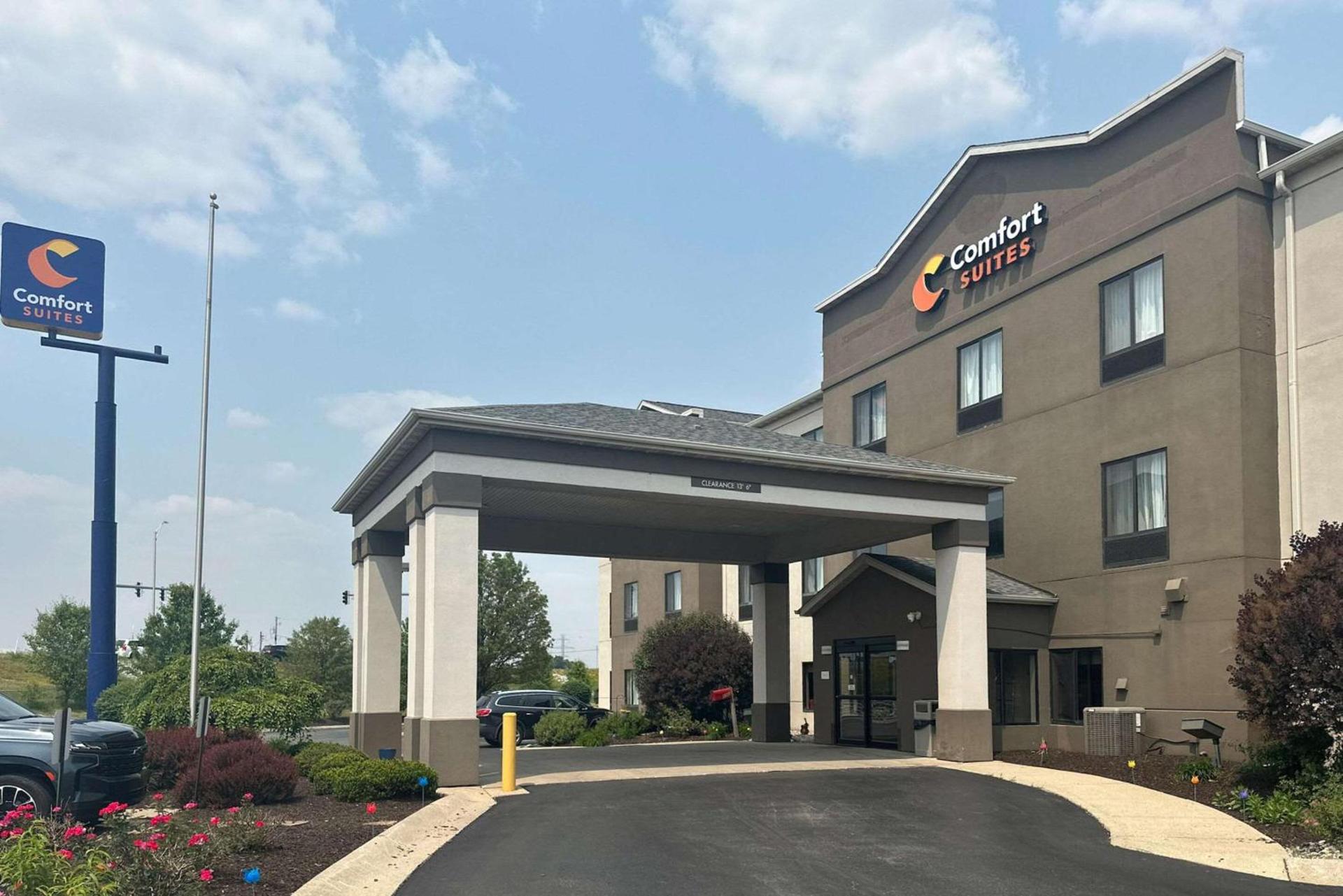 Comfort Suites Fort Wayne North photo 1