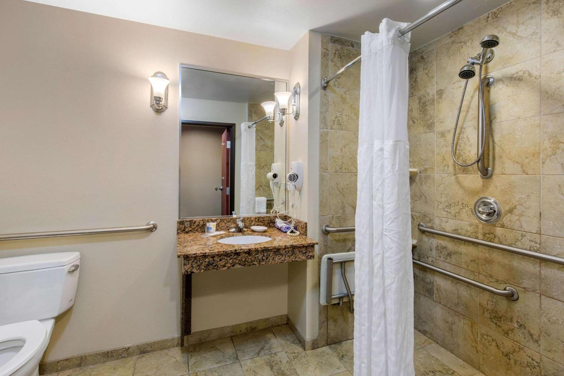 Comfort Suites Seaford photo 30