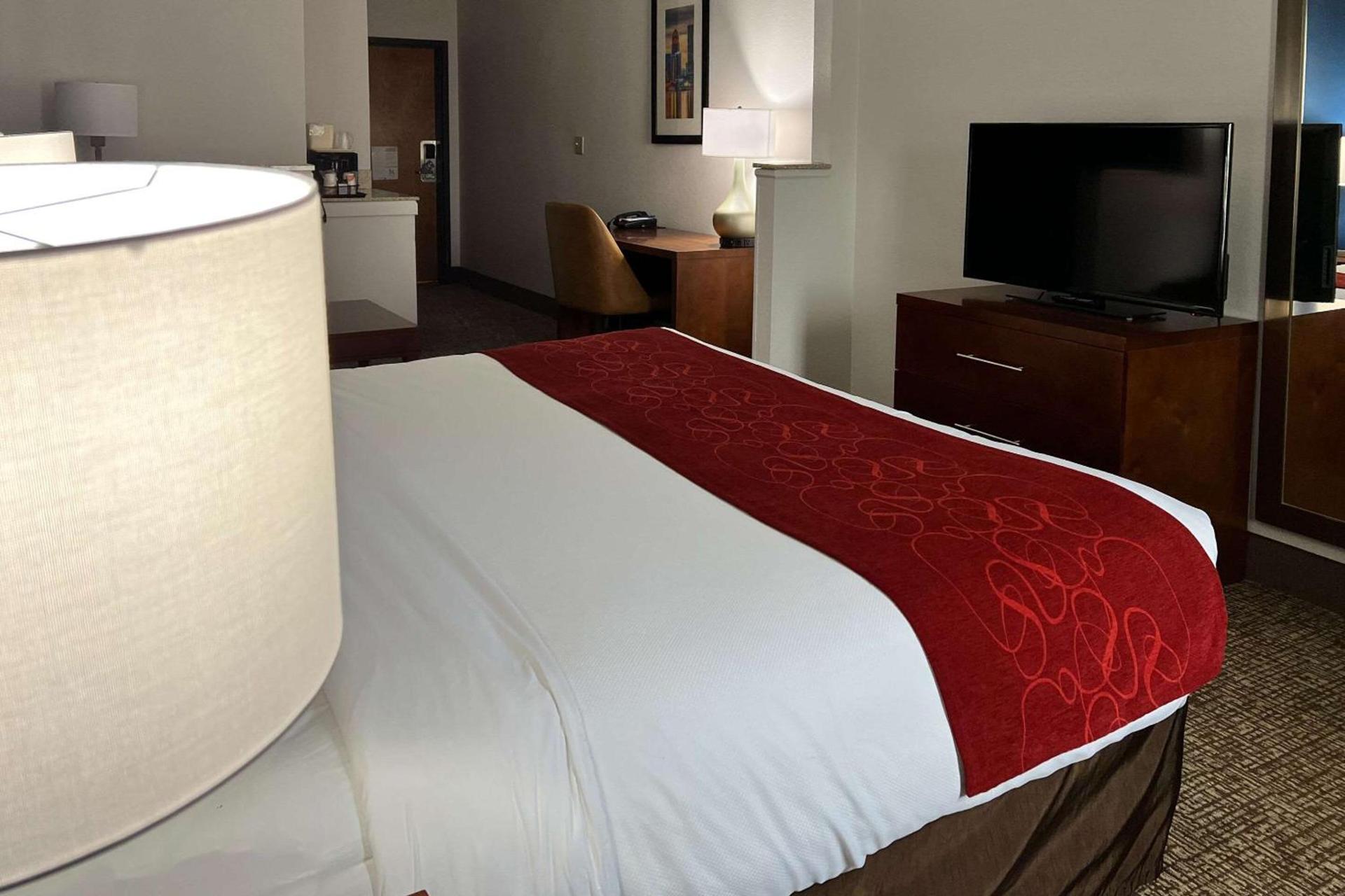 Comfort Suites Louisville East photo 10