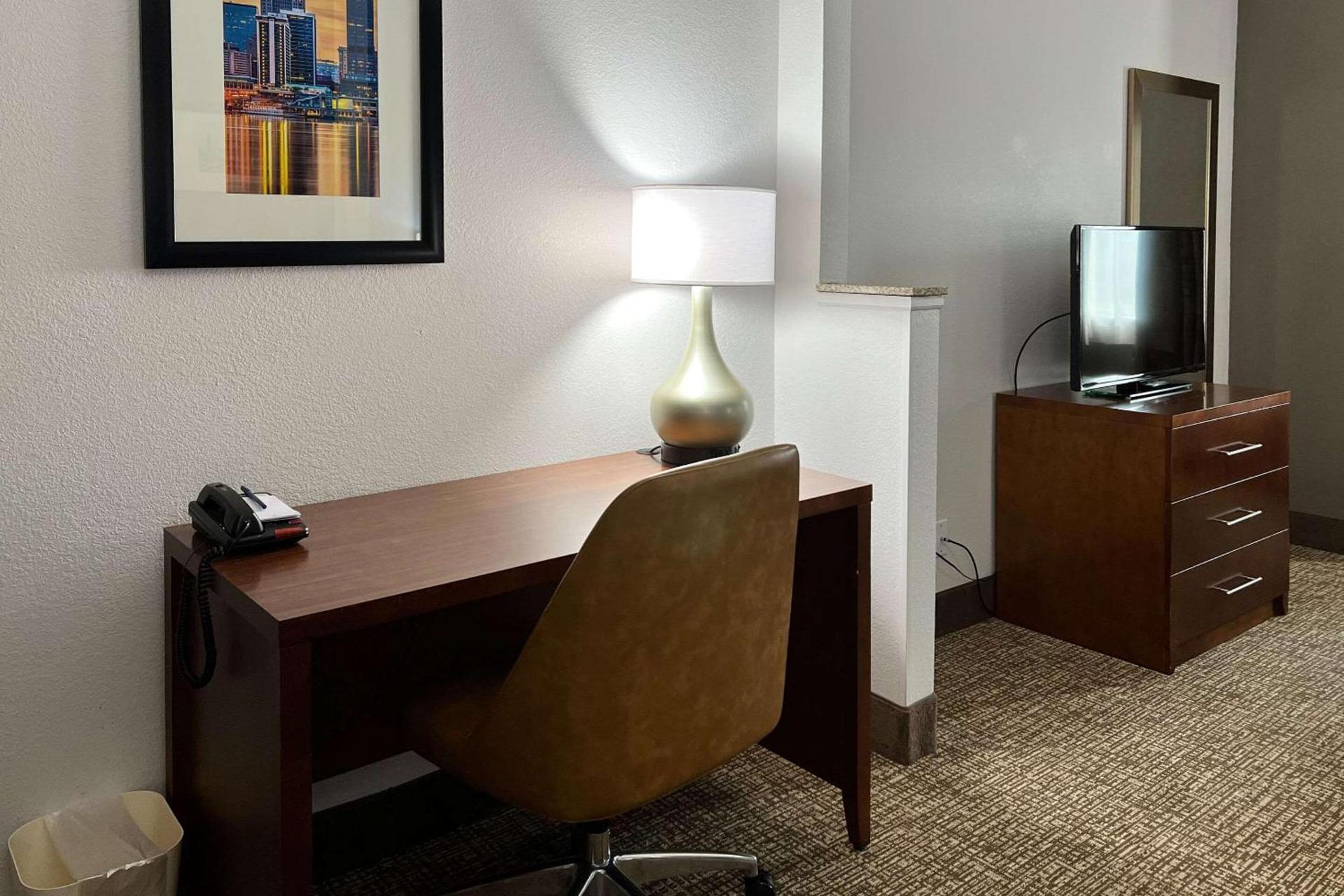Comfort Suites Louisville East photo 24