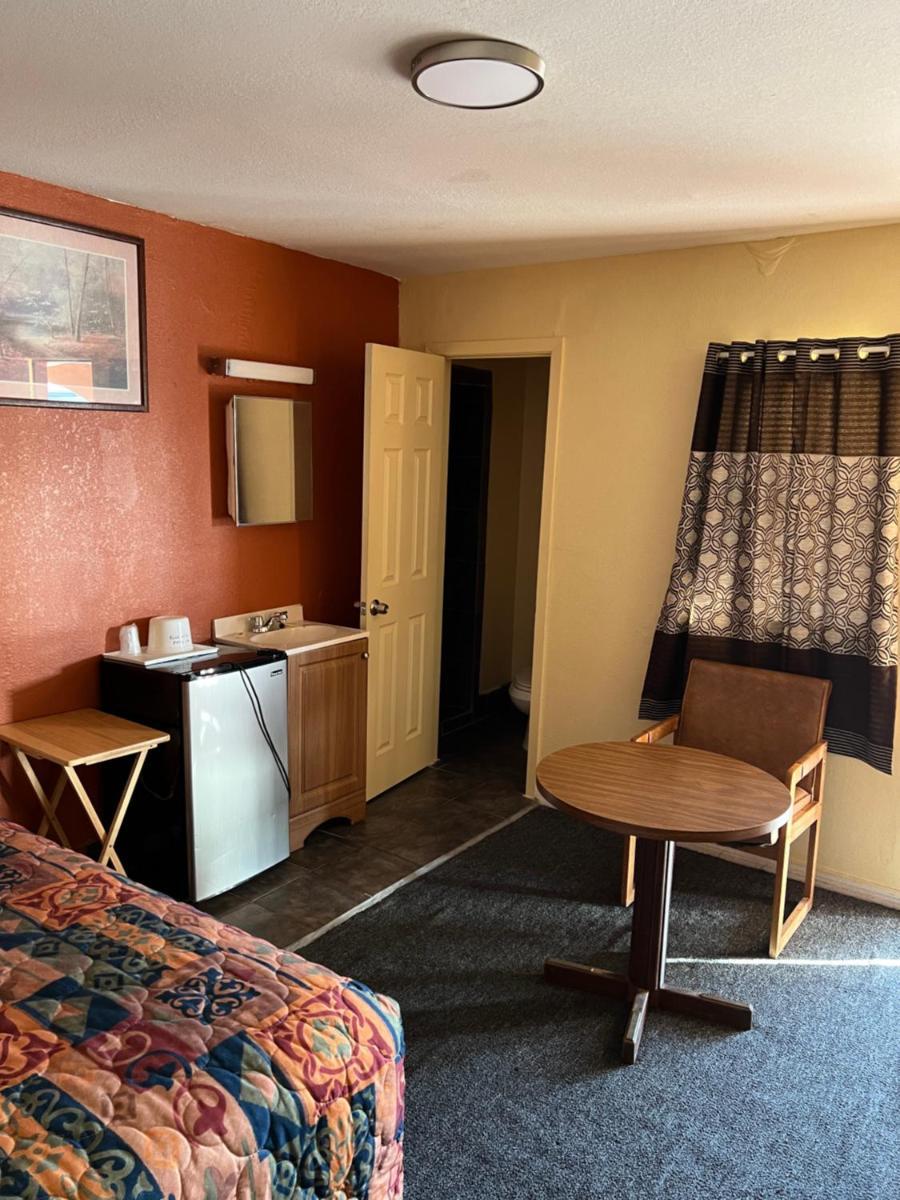 Economy Inn Odessa photo 22