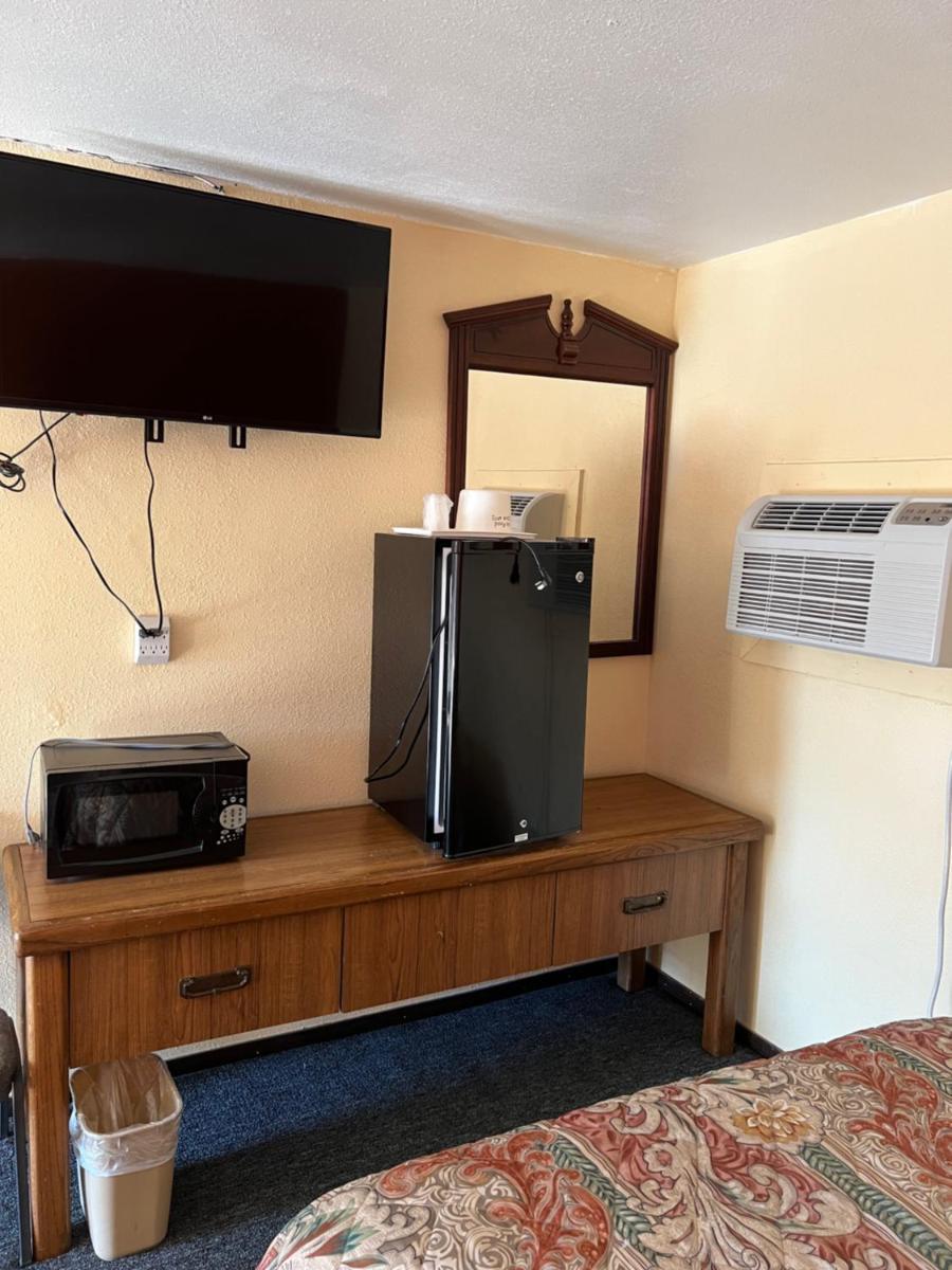 Economy Inn Odessa photo 16