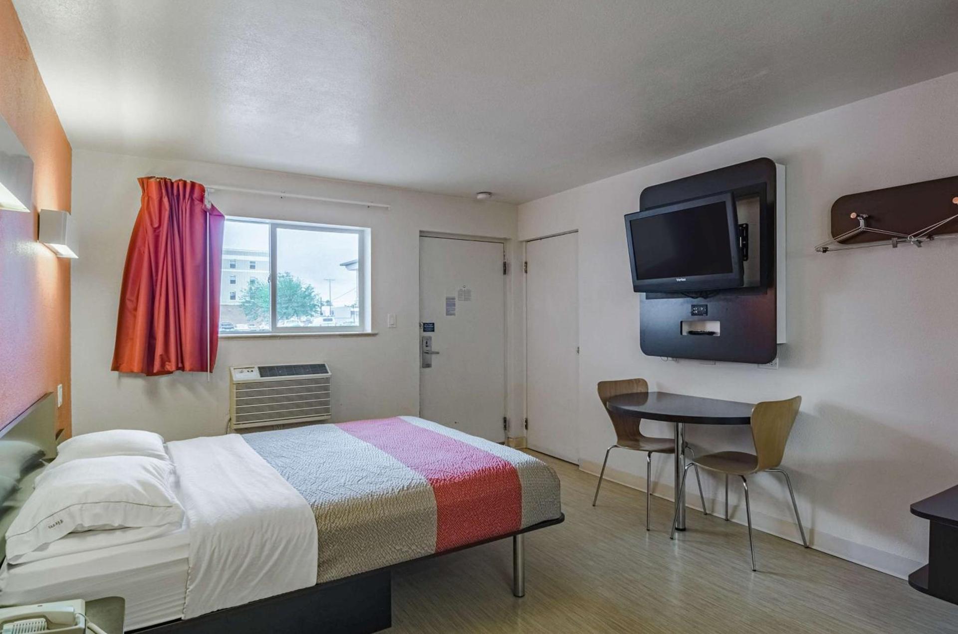 Motel 6 Riverton WY photo 21