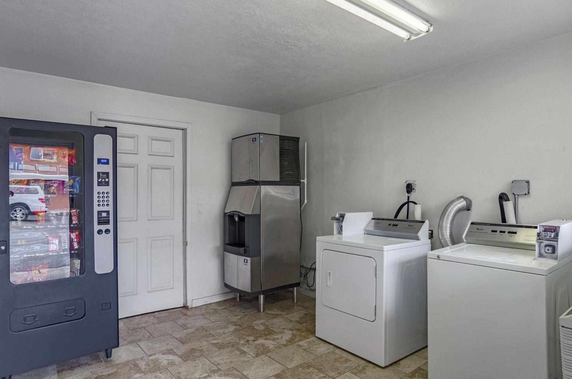 Motel 6 Riverton WY photo 31