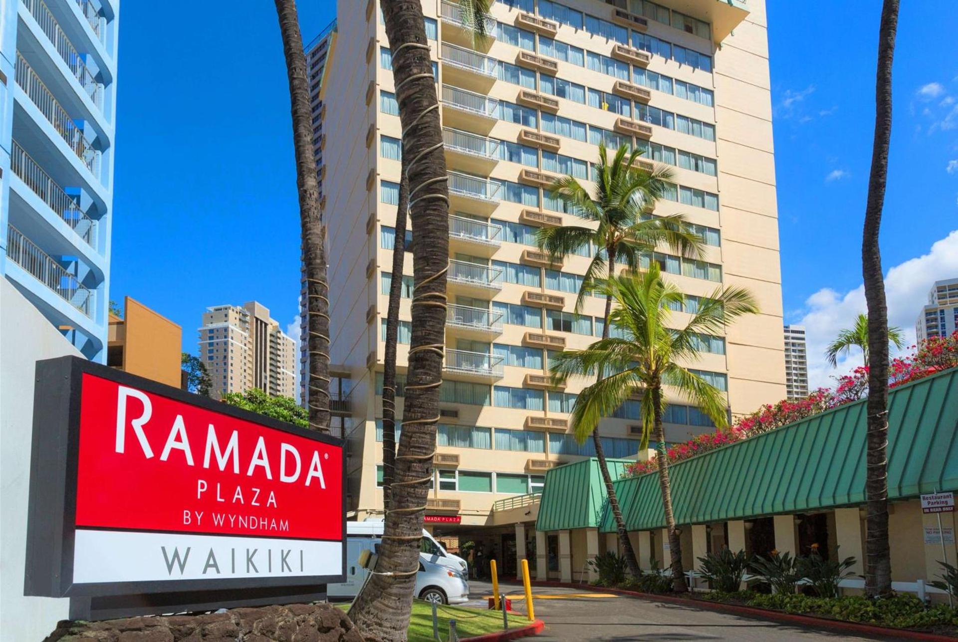 Ramada Plaza by Wyndham Waikiki photo 2