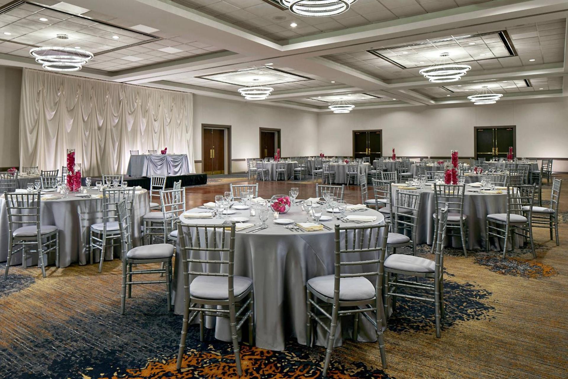 Renaissance Chicago Glenview Suites Hotel photo 43