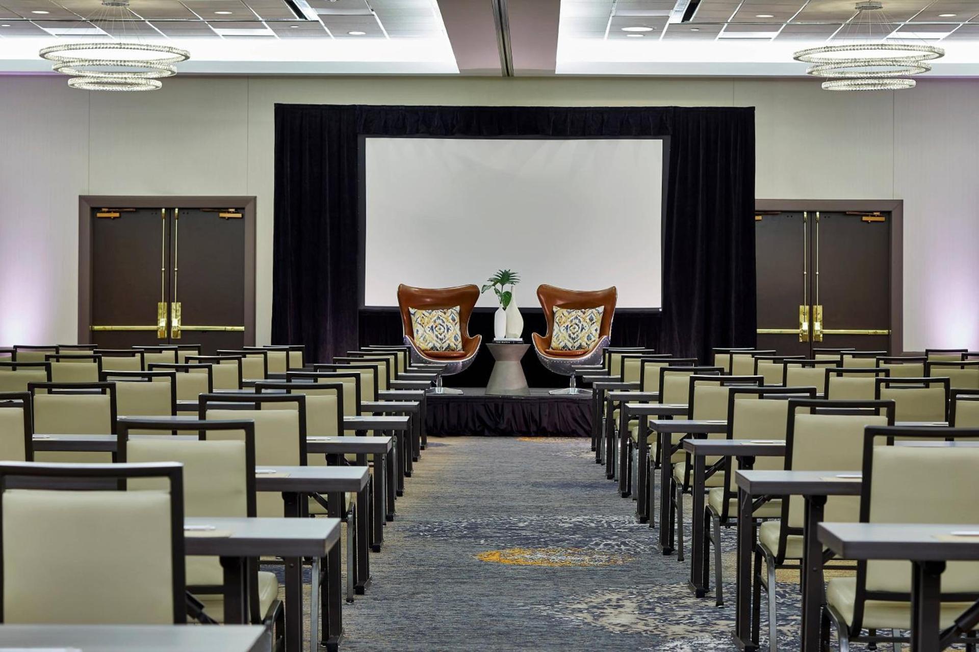 Renaissance Chicago Glenview Suites Hotel photo 44