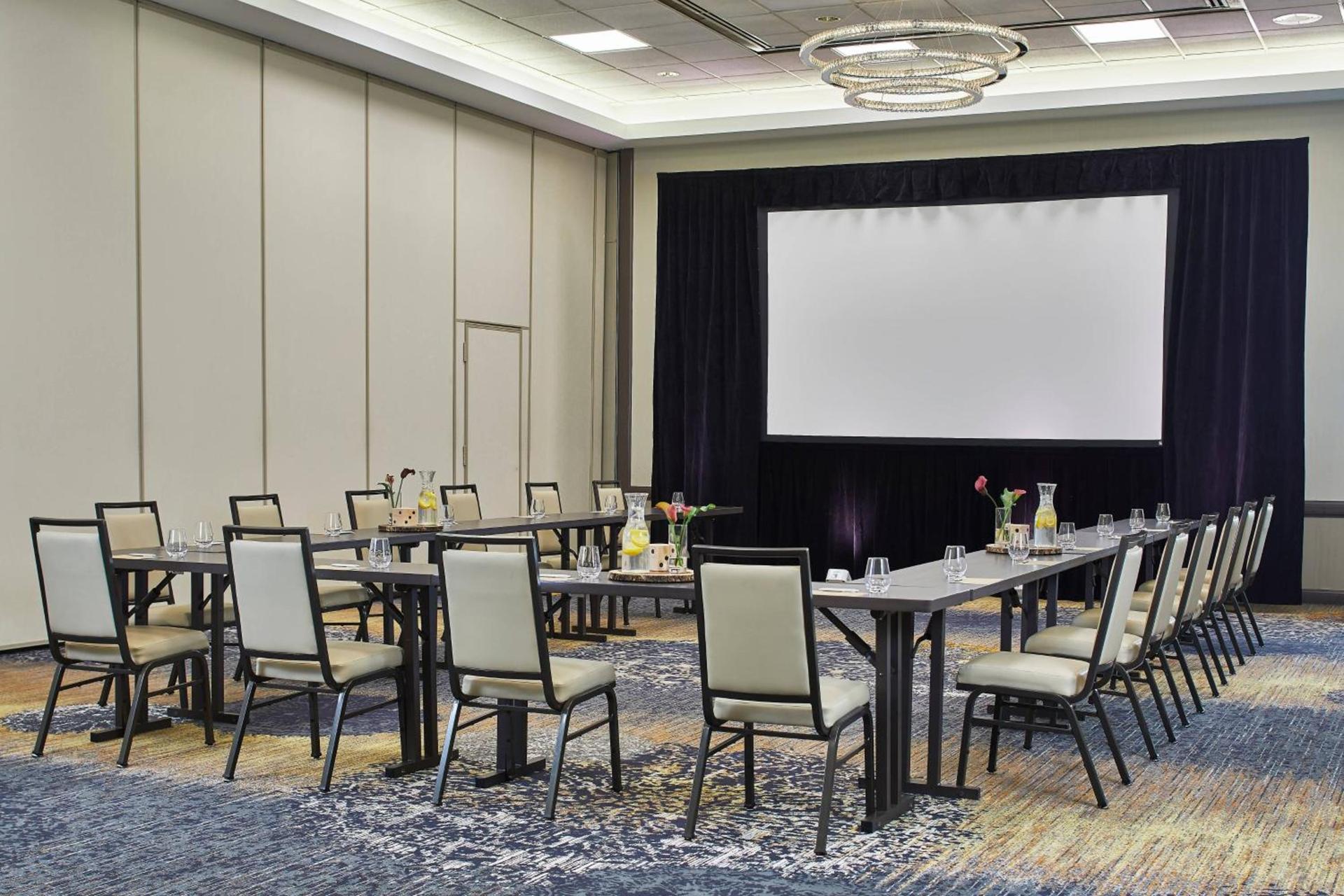 Renaissance Chicago Glenview Suites Hotel photo 47