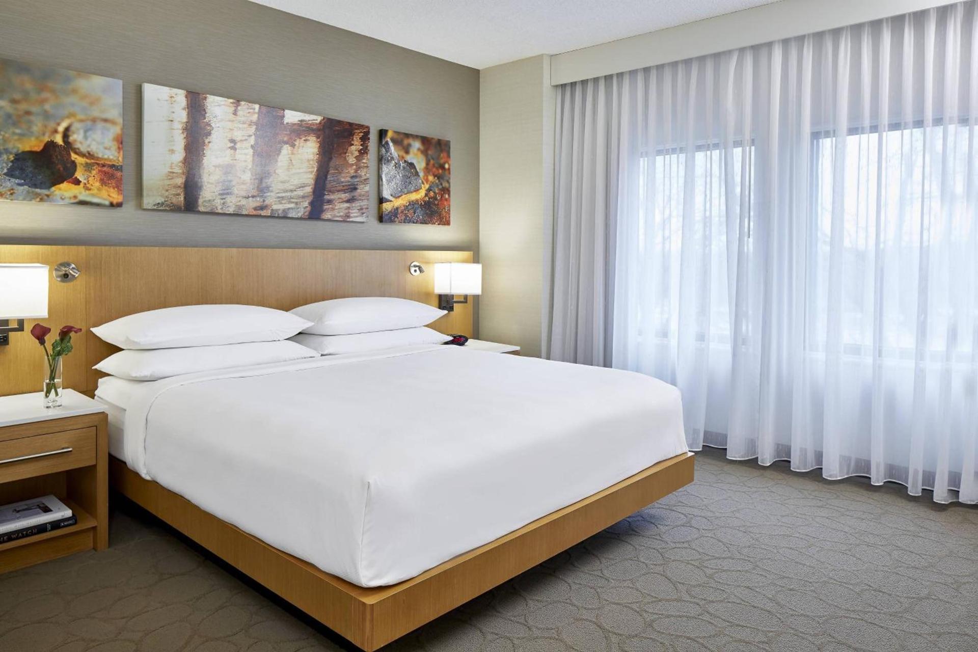 Renaissance Chicago Glenview Suites Hotel photo 9