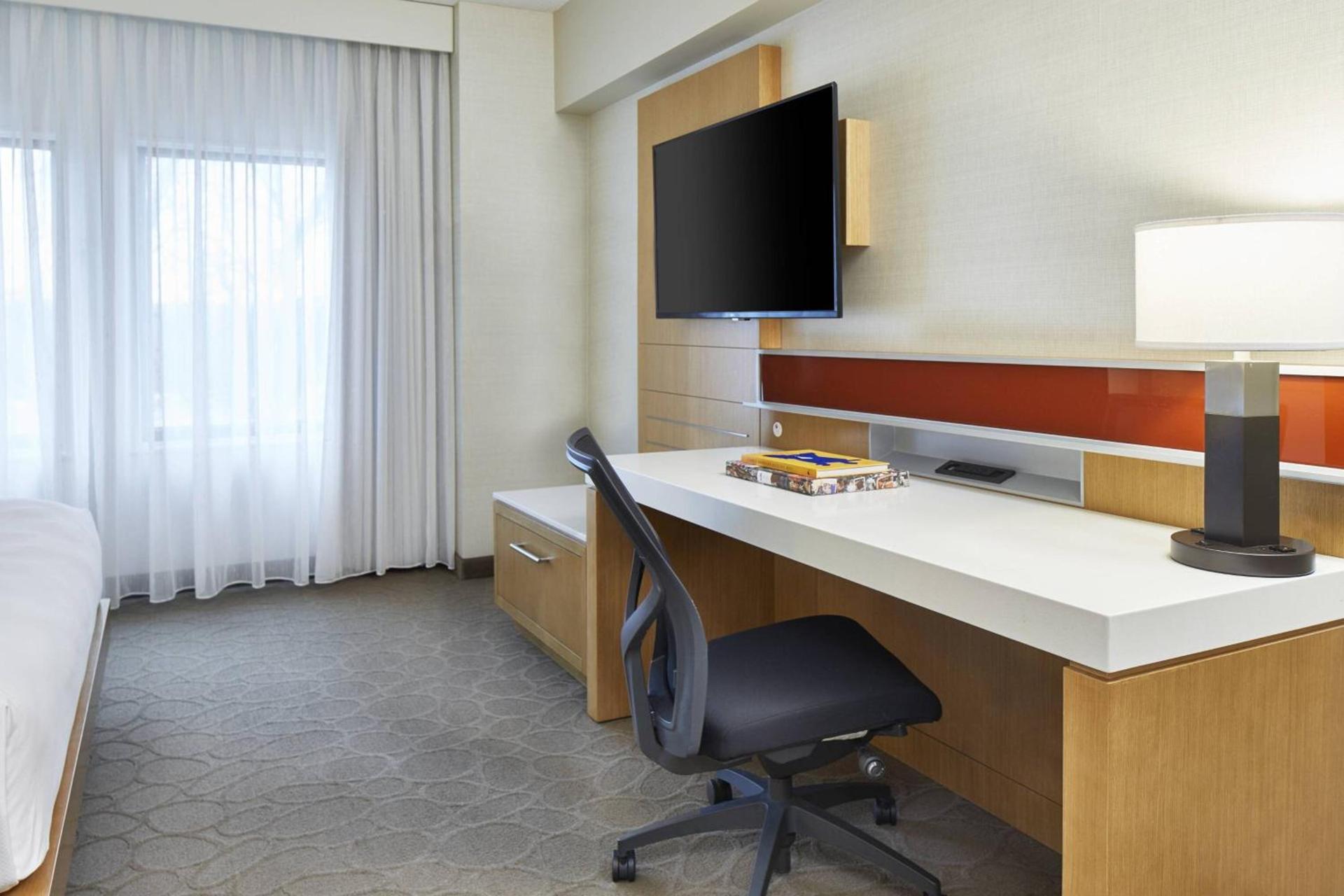 Renaissance Chicago Glenview Suites Hotel photo 11