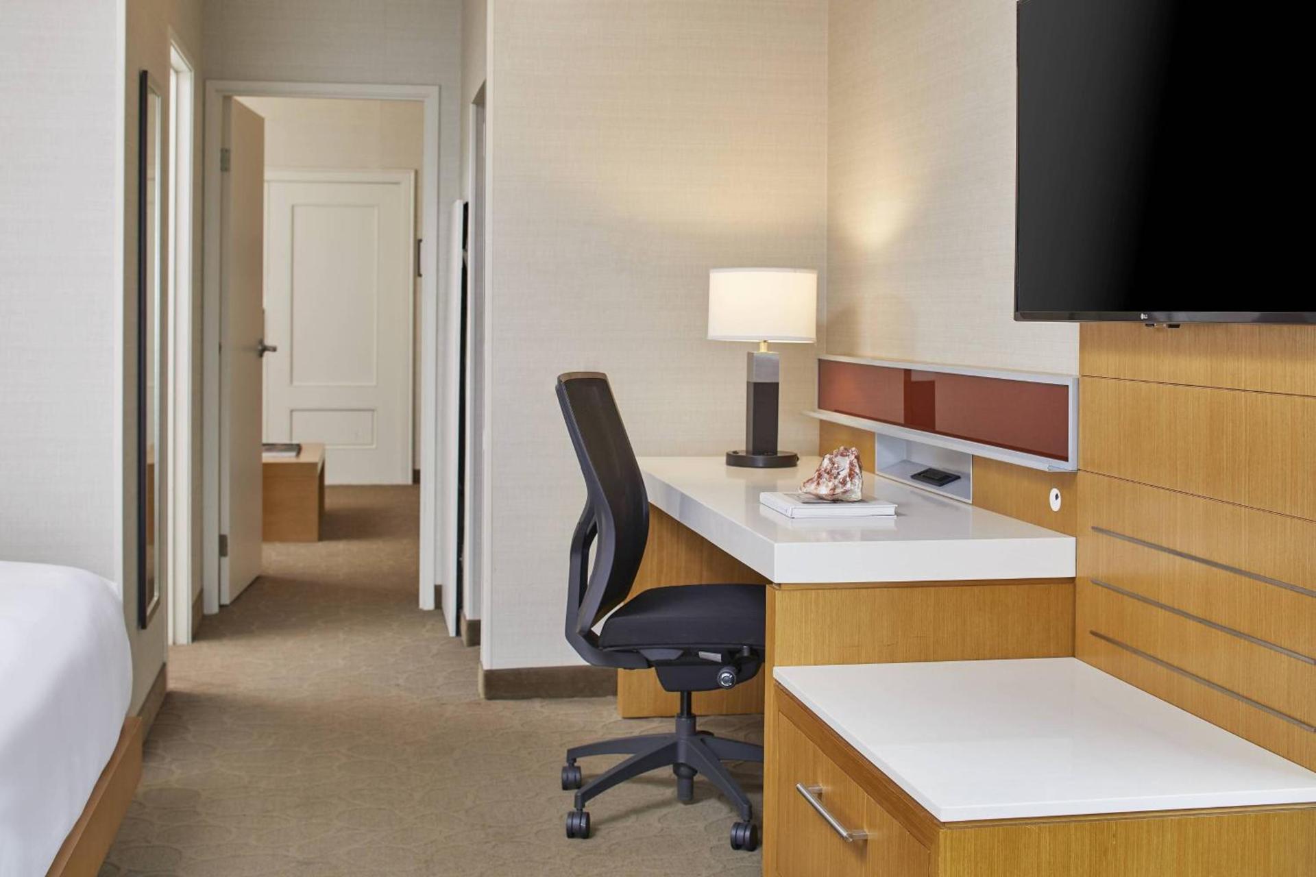 Renaissance Chicago Glenview Suites Hotel photo 14