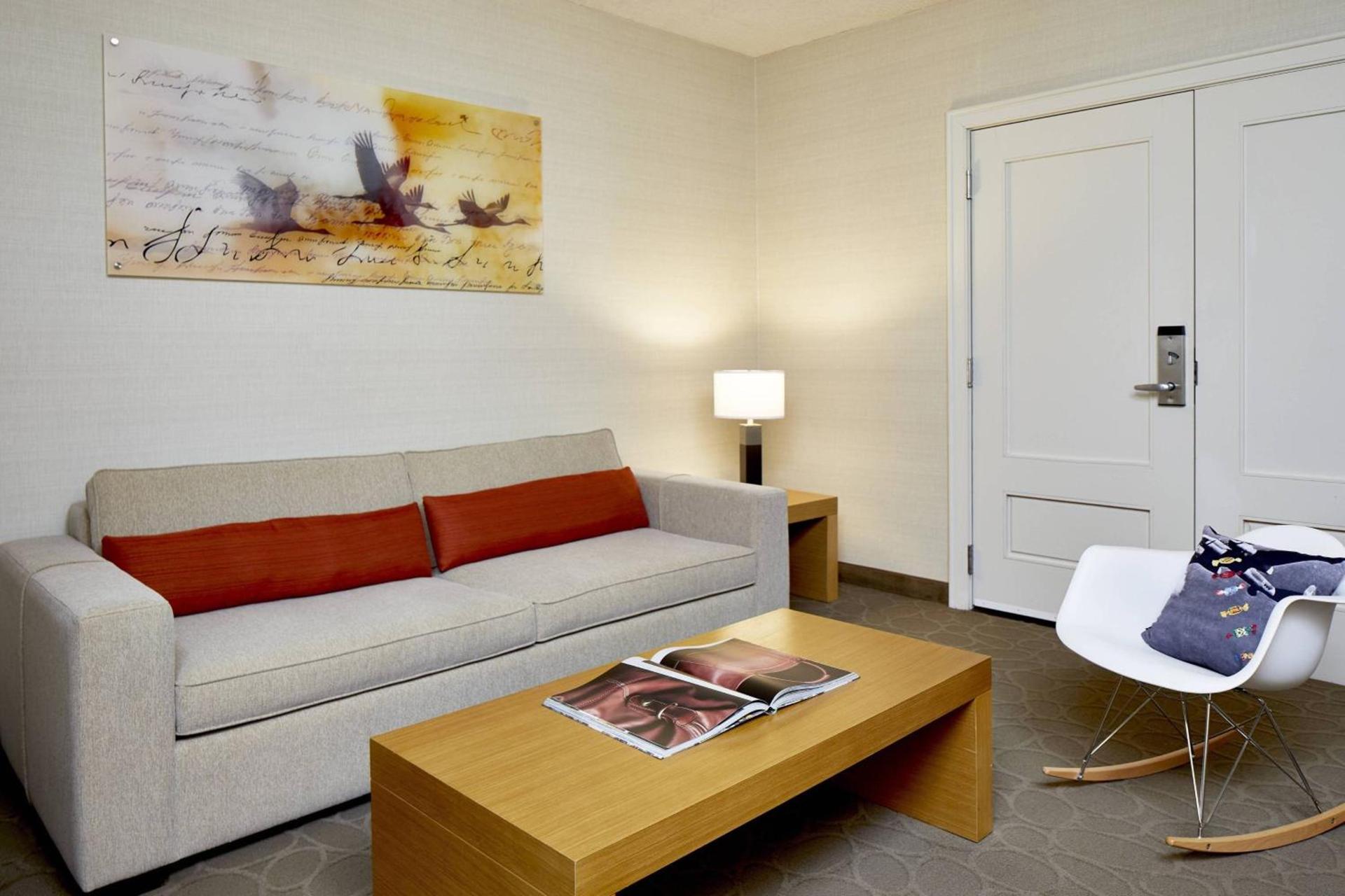 Renaissance Chicago Glenview Suites Hotel photo 15