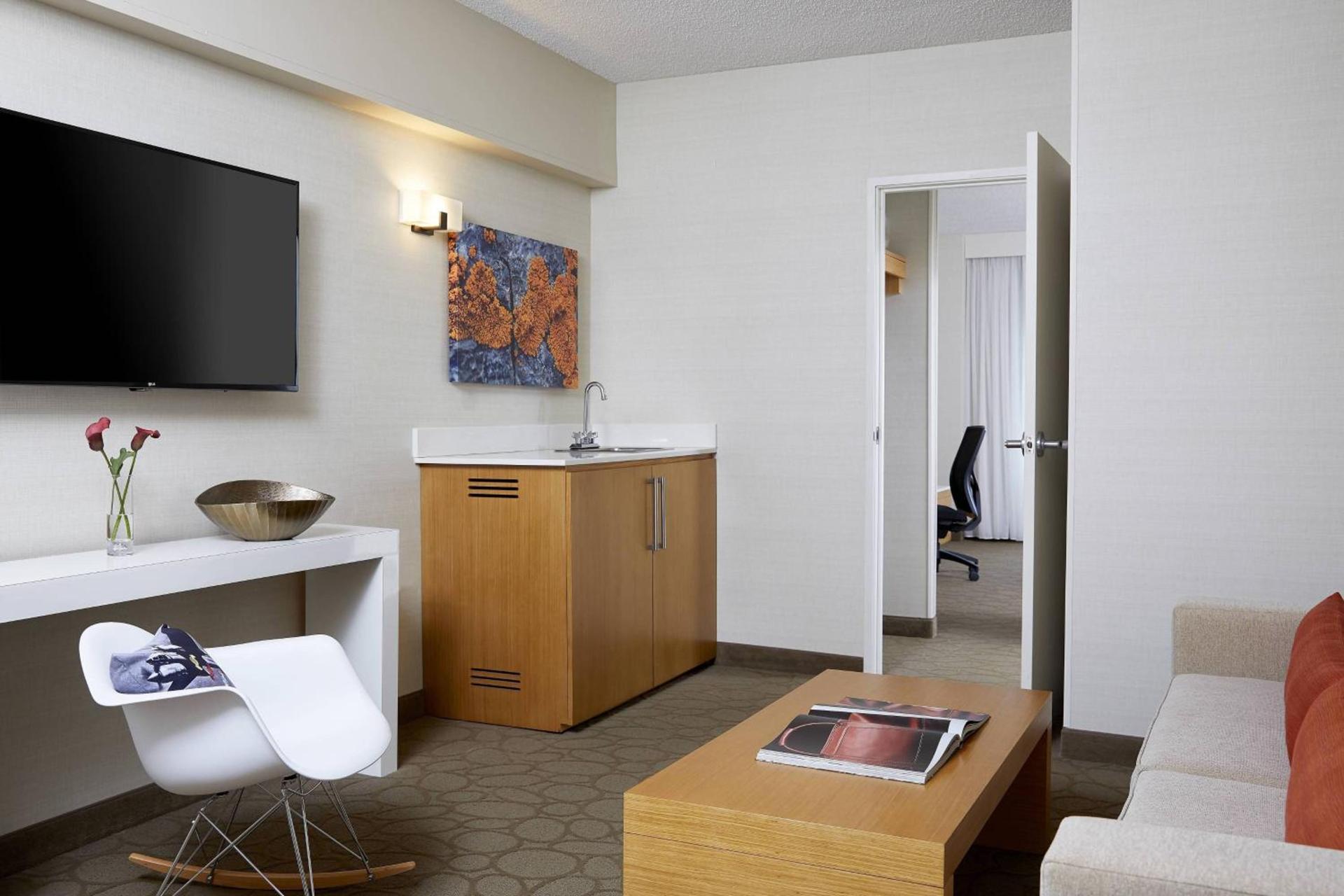 Renaissance Chicago Glenview Suites Hotel photo 16