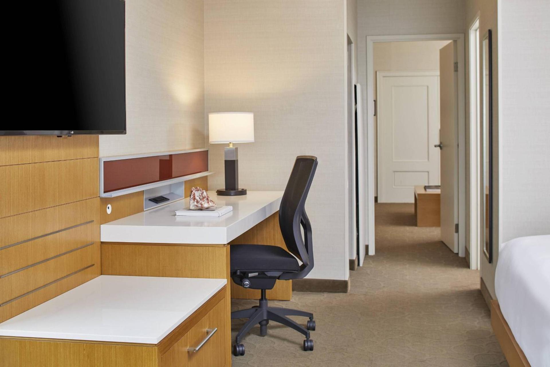 Renaissance Chicago Glenview Suites Hotel photo 19