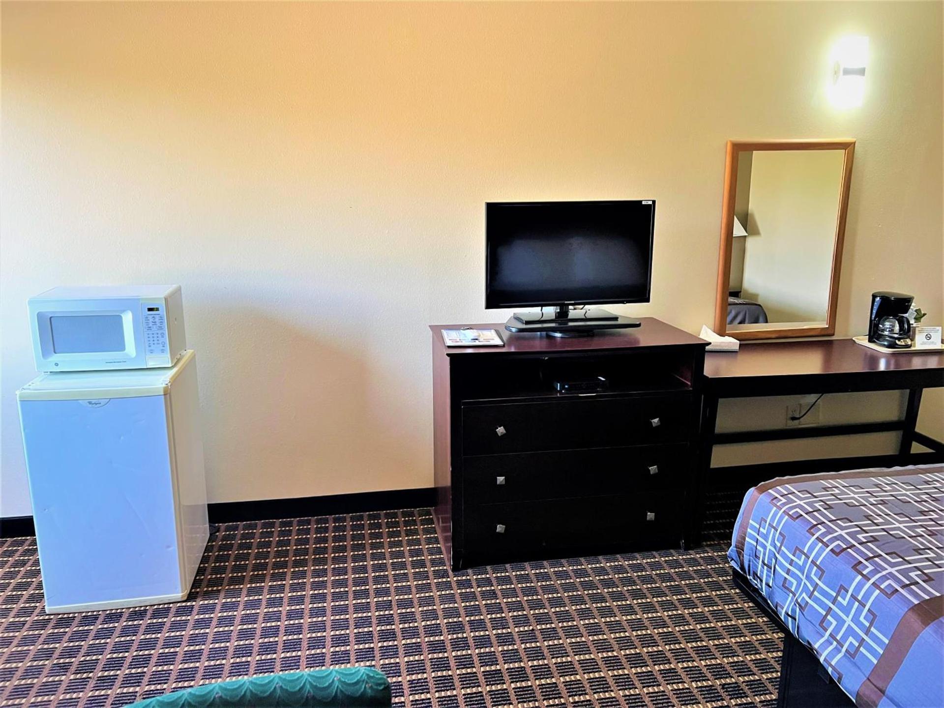 Designer Inn and Suites photo 28