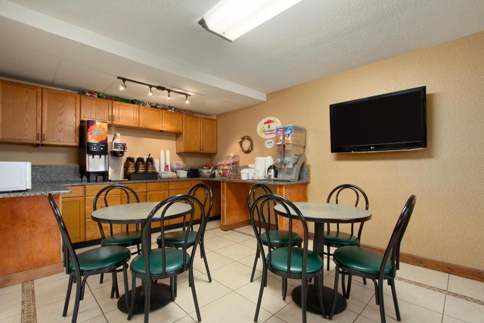 Super 8 by Wyndham Homewood Birmingham Area photo 39