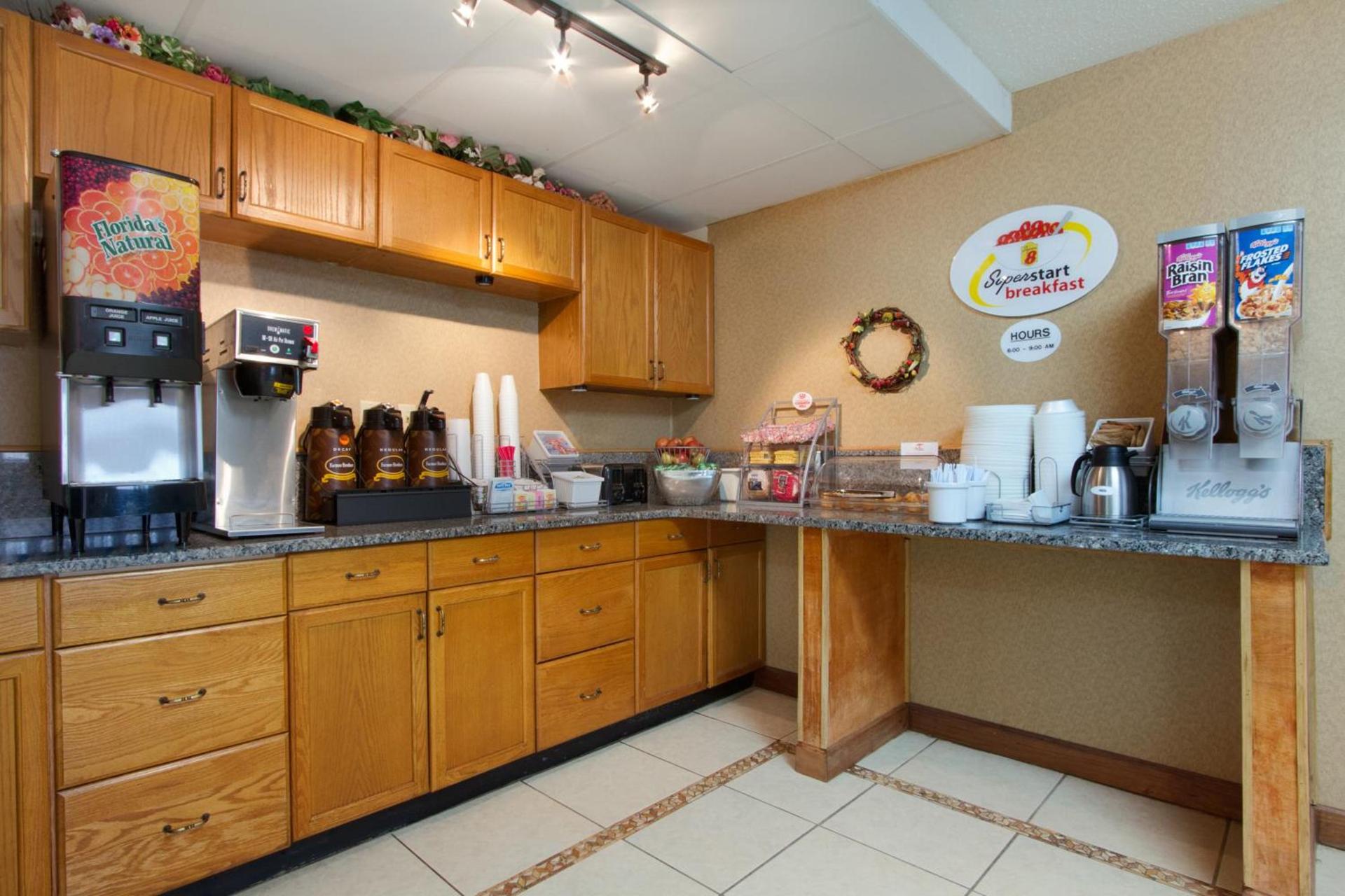 Super 8 by Wyndham Homewood Birmingham Area photo 37