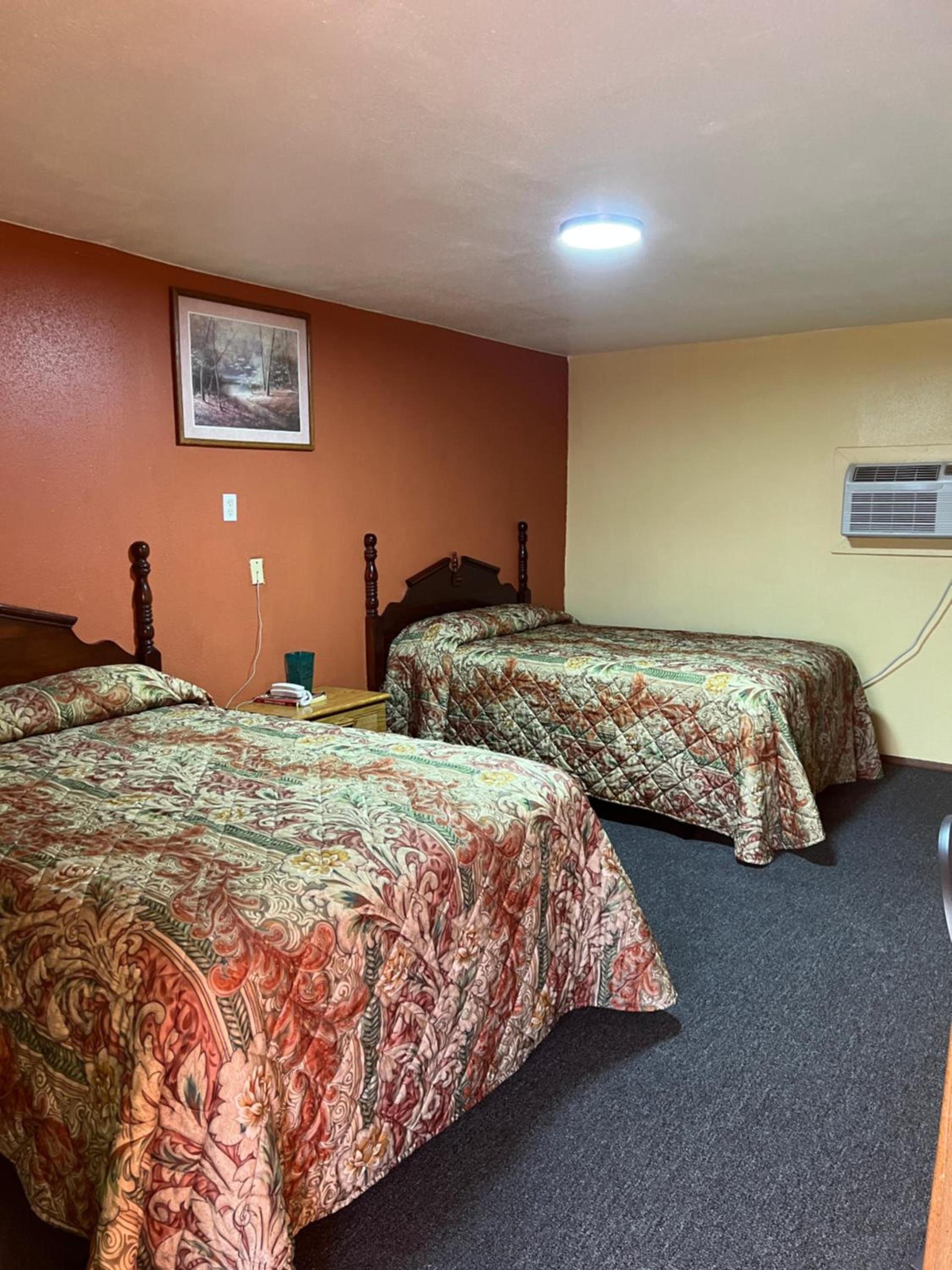 Economy Inn Odessa photo 42