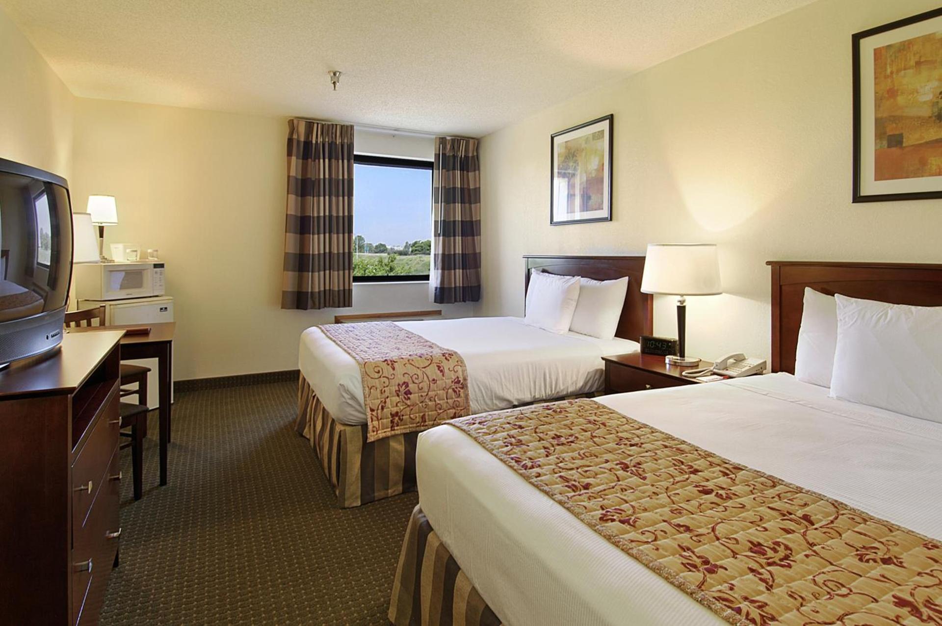Ramada by Wyndham Bettendorf photo 15
