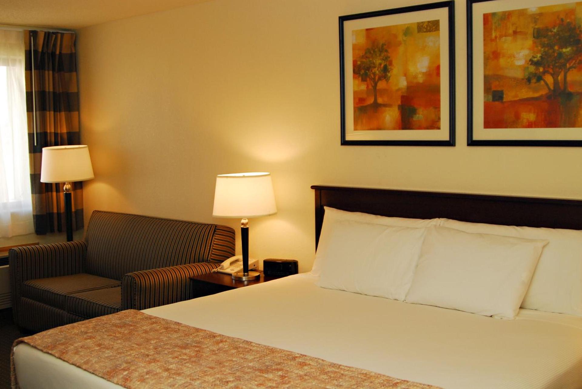 Ramada by Wyndham Bettendorf photo 12