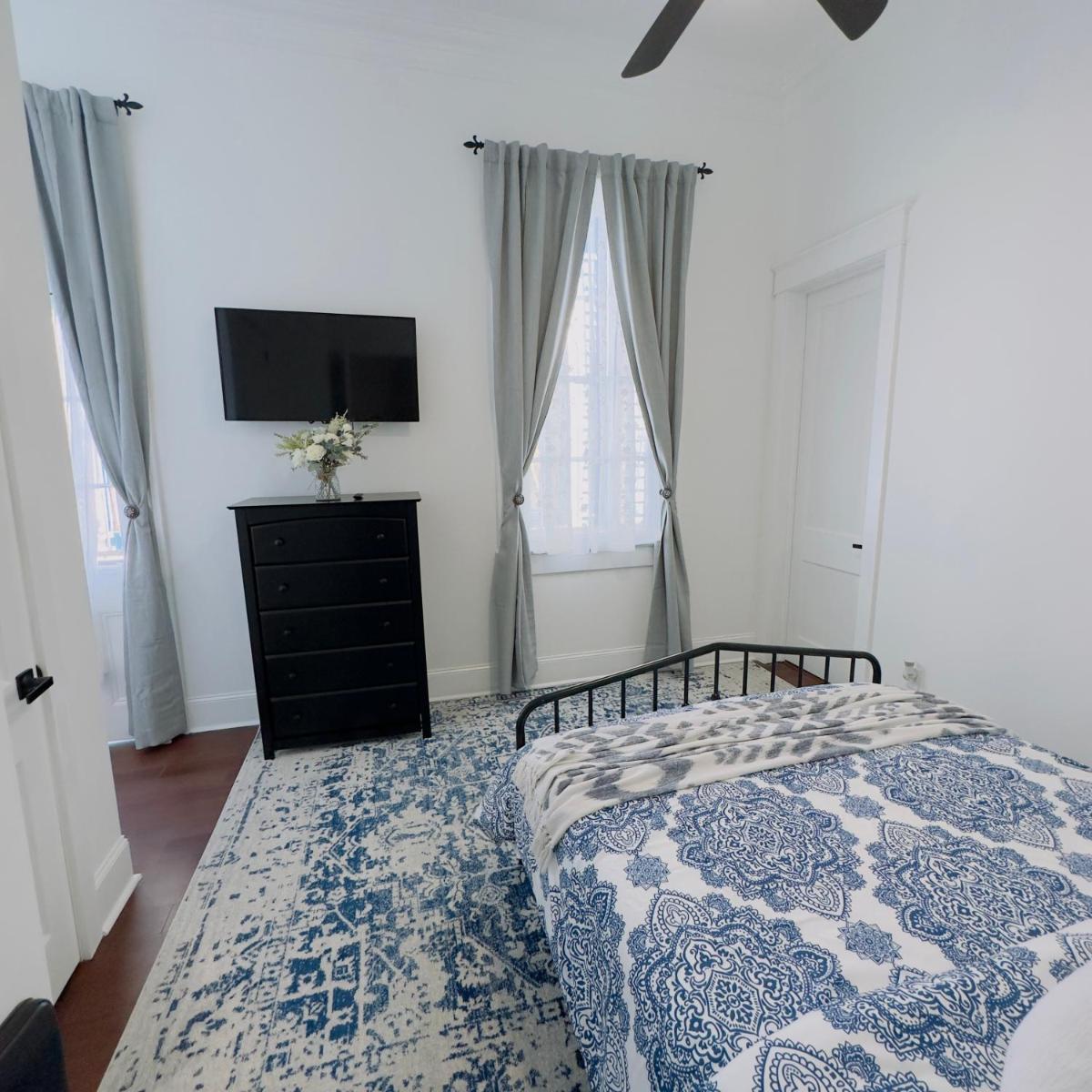 Walk to French Quarter Canal Suite Guesthouse photo 6