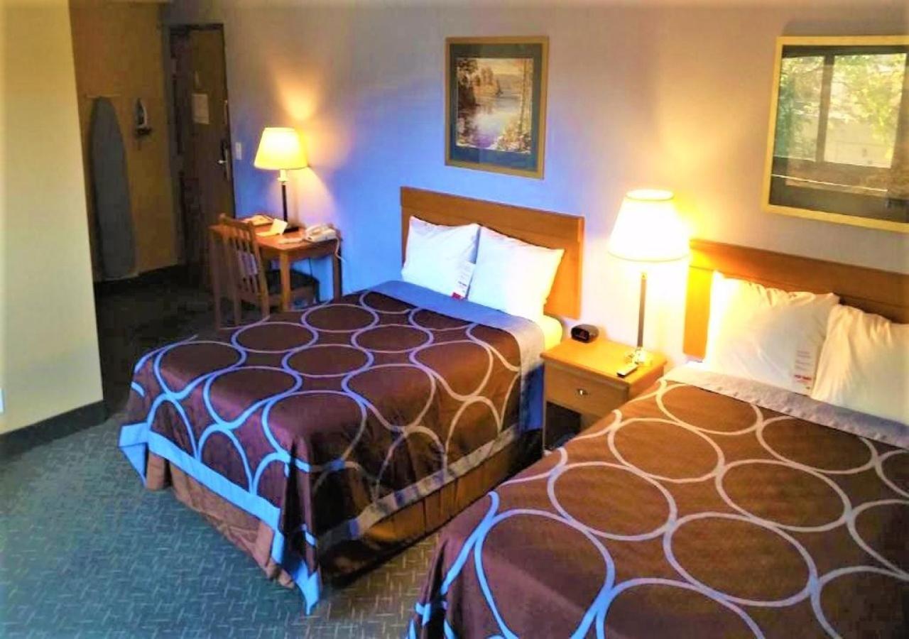 Super 8 by Wyndham Mahwah photo 18