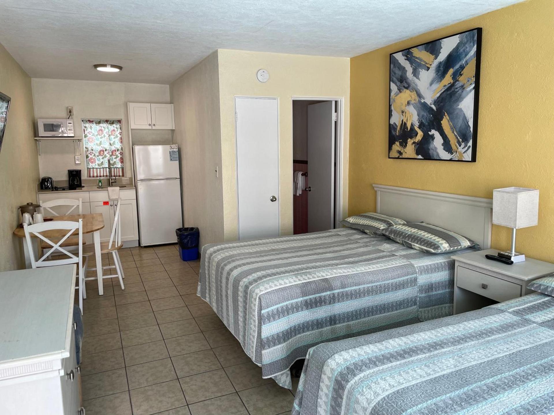 Beach Colony Motel photo 26