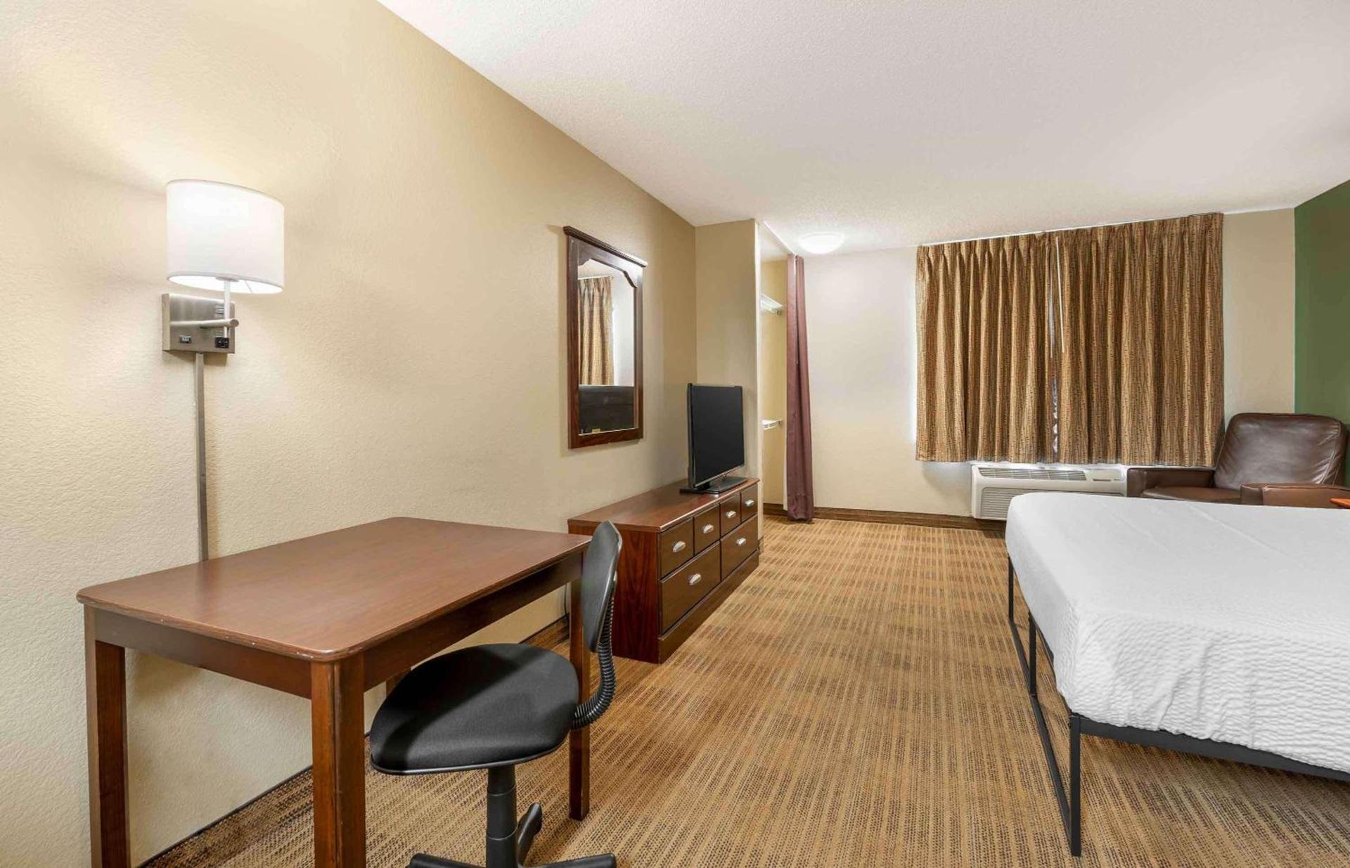 Extended Stay America Suites - Indianapolis - Airport photo 16
