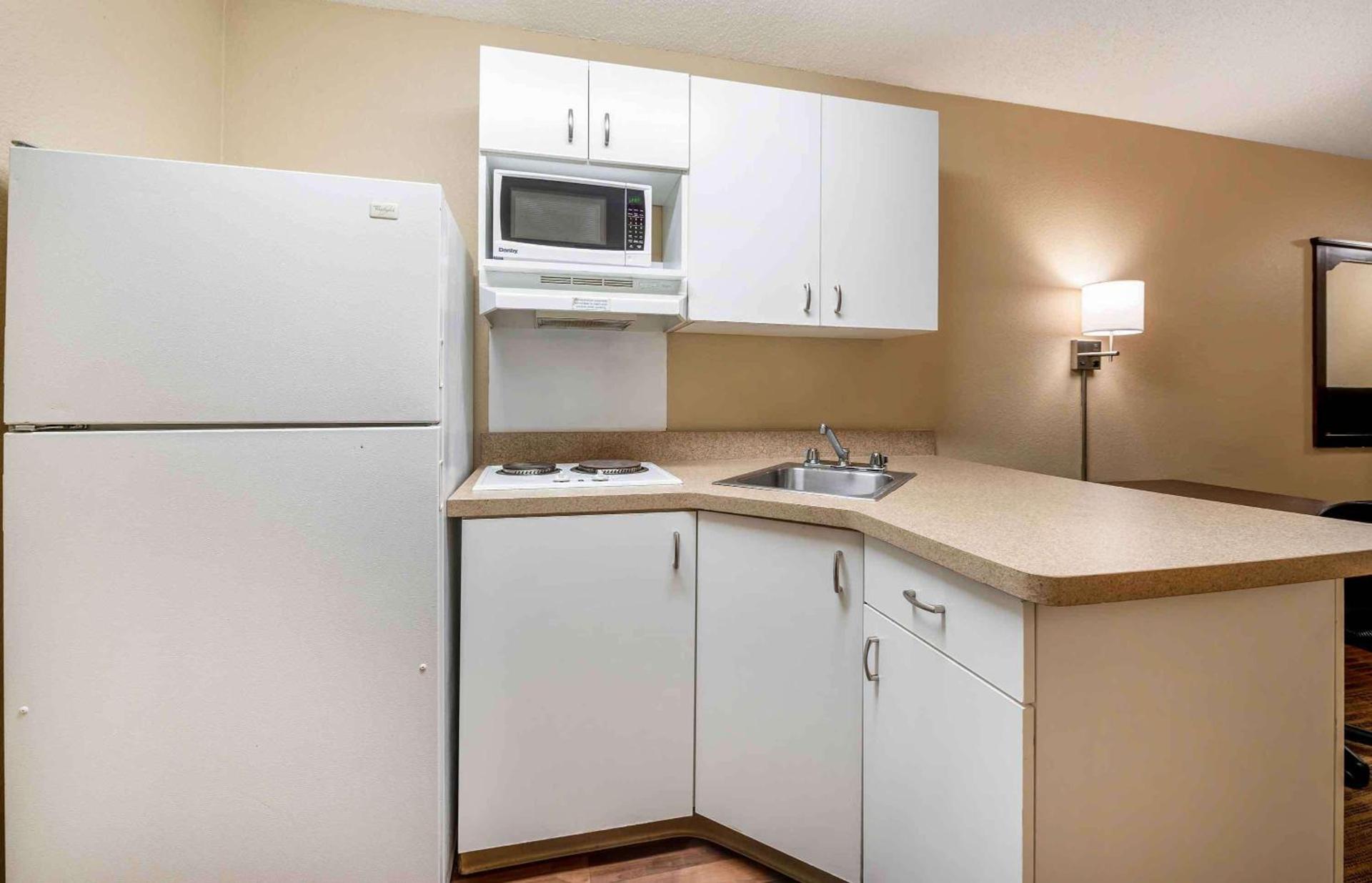 Extended Stay America Suites - Indianapolis - Airport photo 18