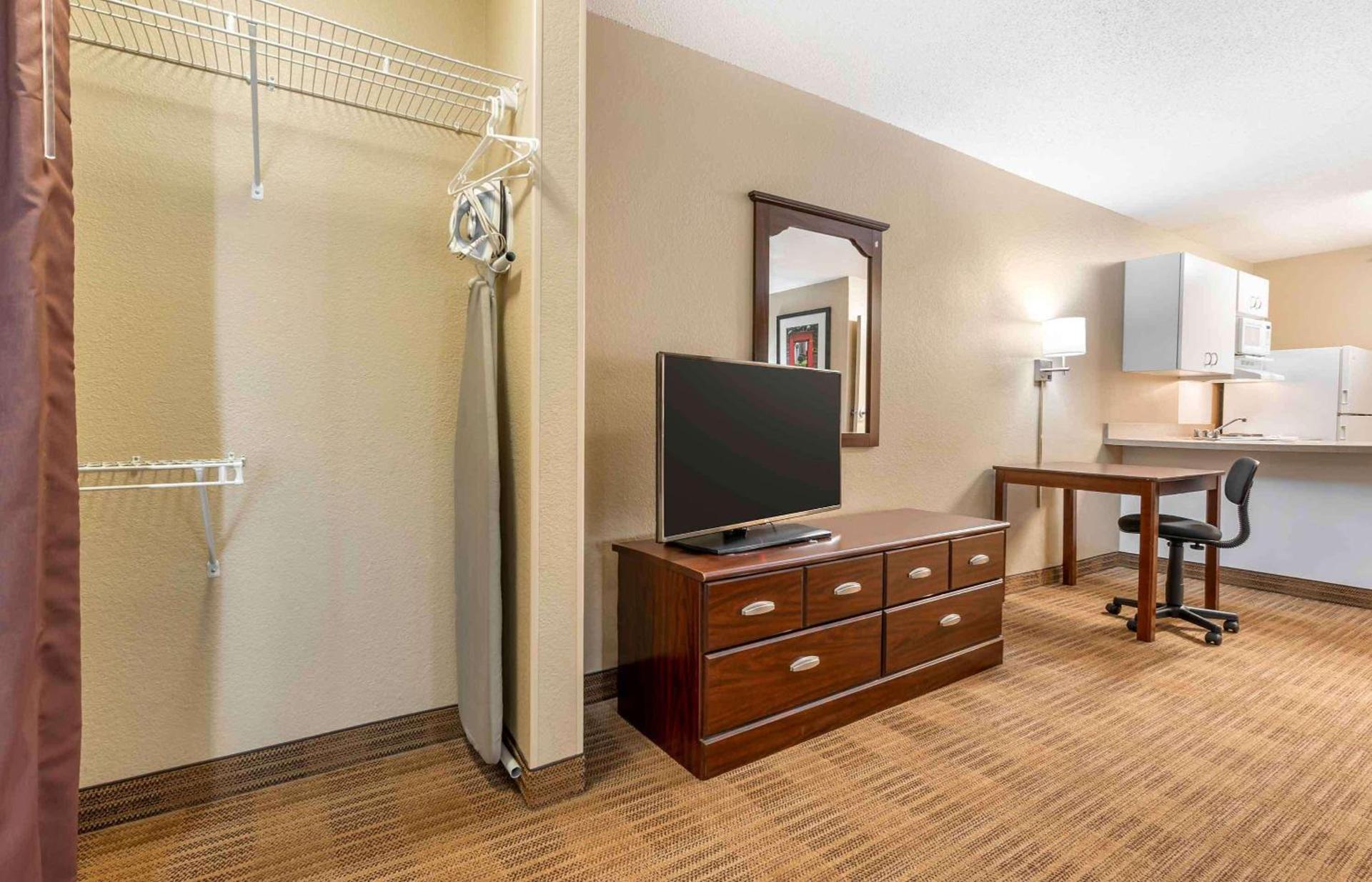 Extended Stay America Suites - Indianapolis - Airport photo 20